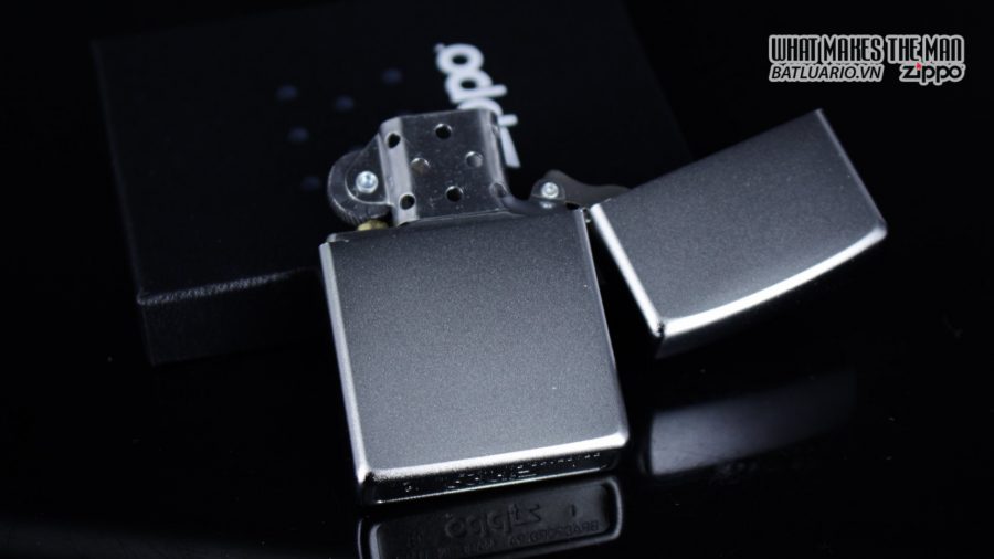 Zippo 29858 - Zippo Skull with Lines Satin Chrome