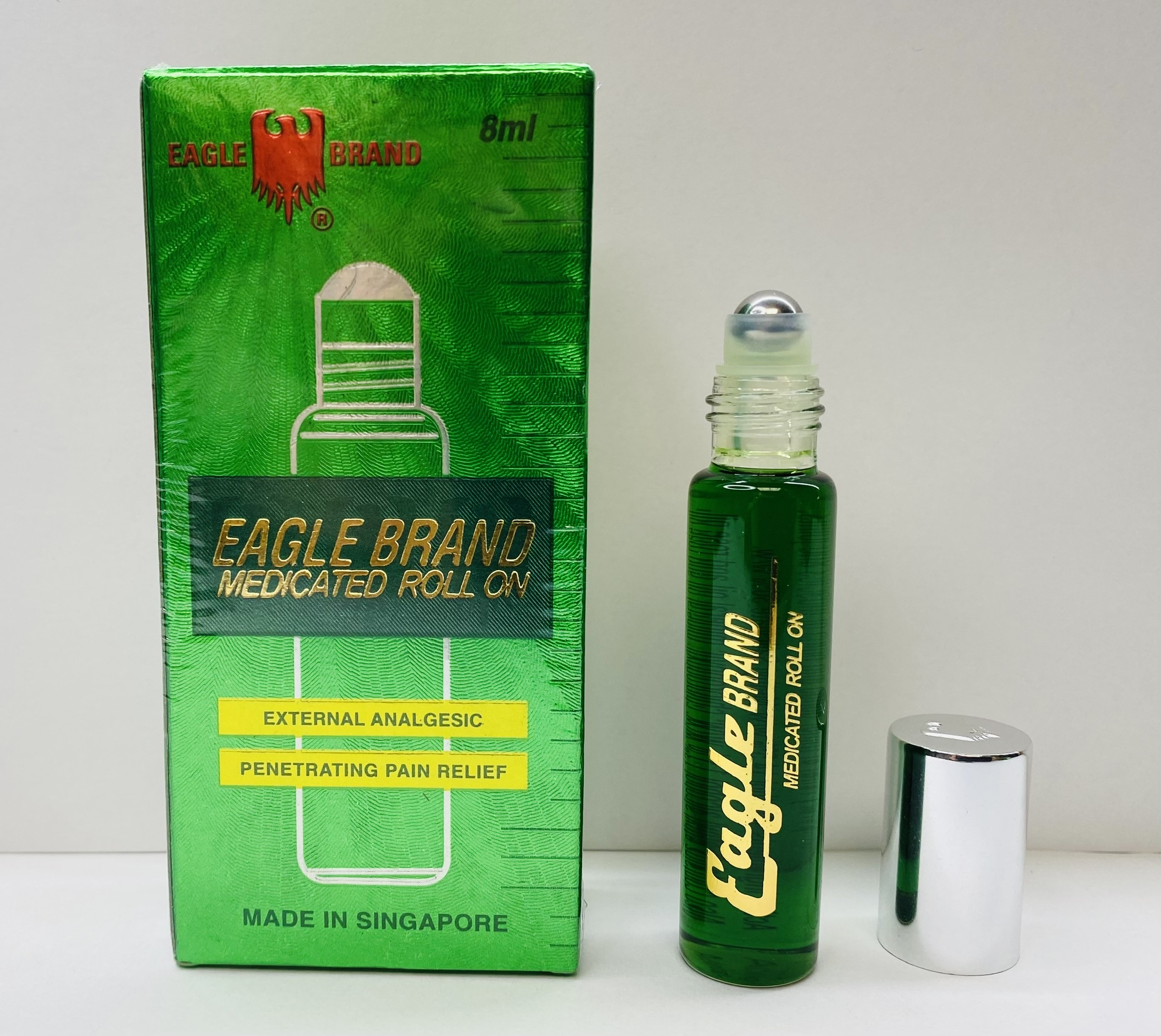 Dầu gió xanh Eagle Brand Medicated Oil dạng lăn 8ml-Hàng Mỹ