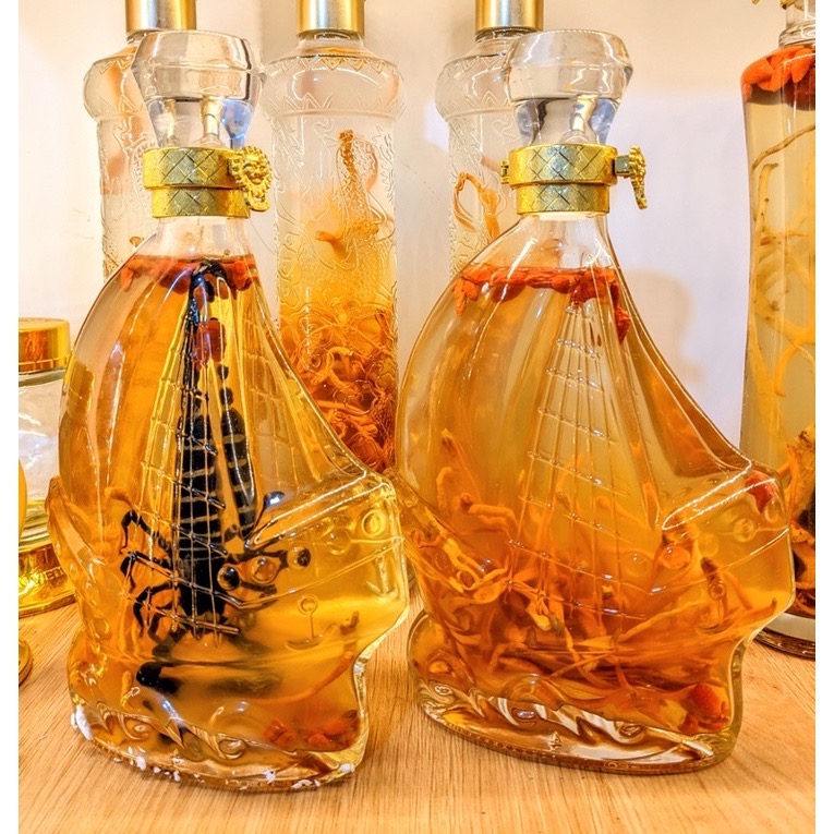 Vỏ chai thủy tinh XO thuyền 500ml