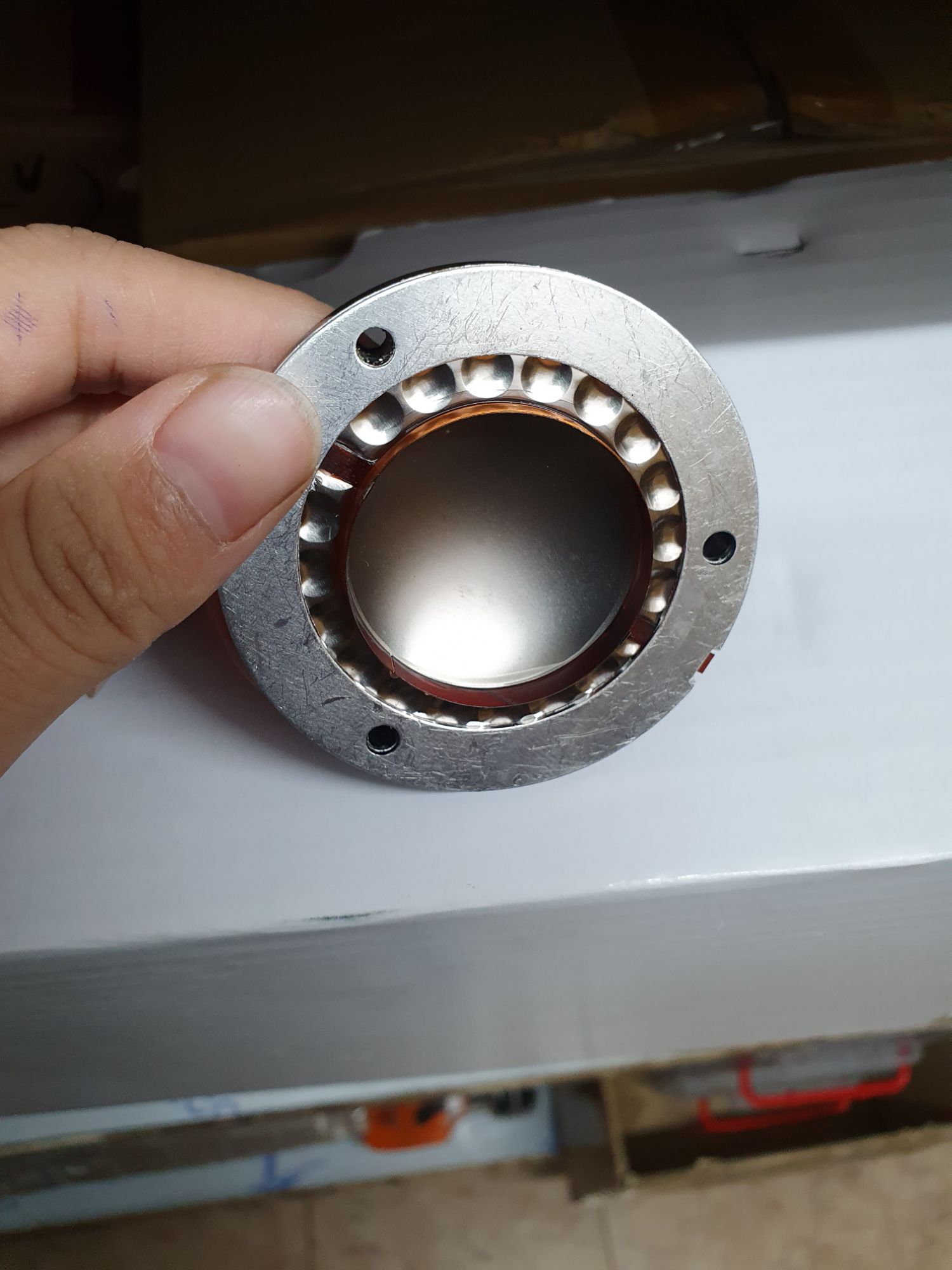 côn loa ti tan 34,4 không cọc