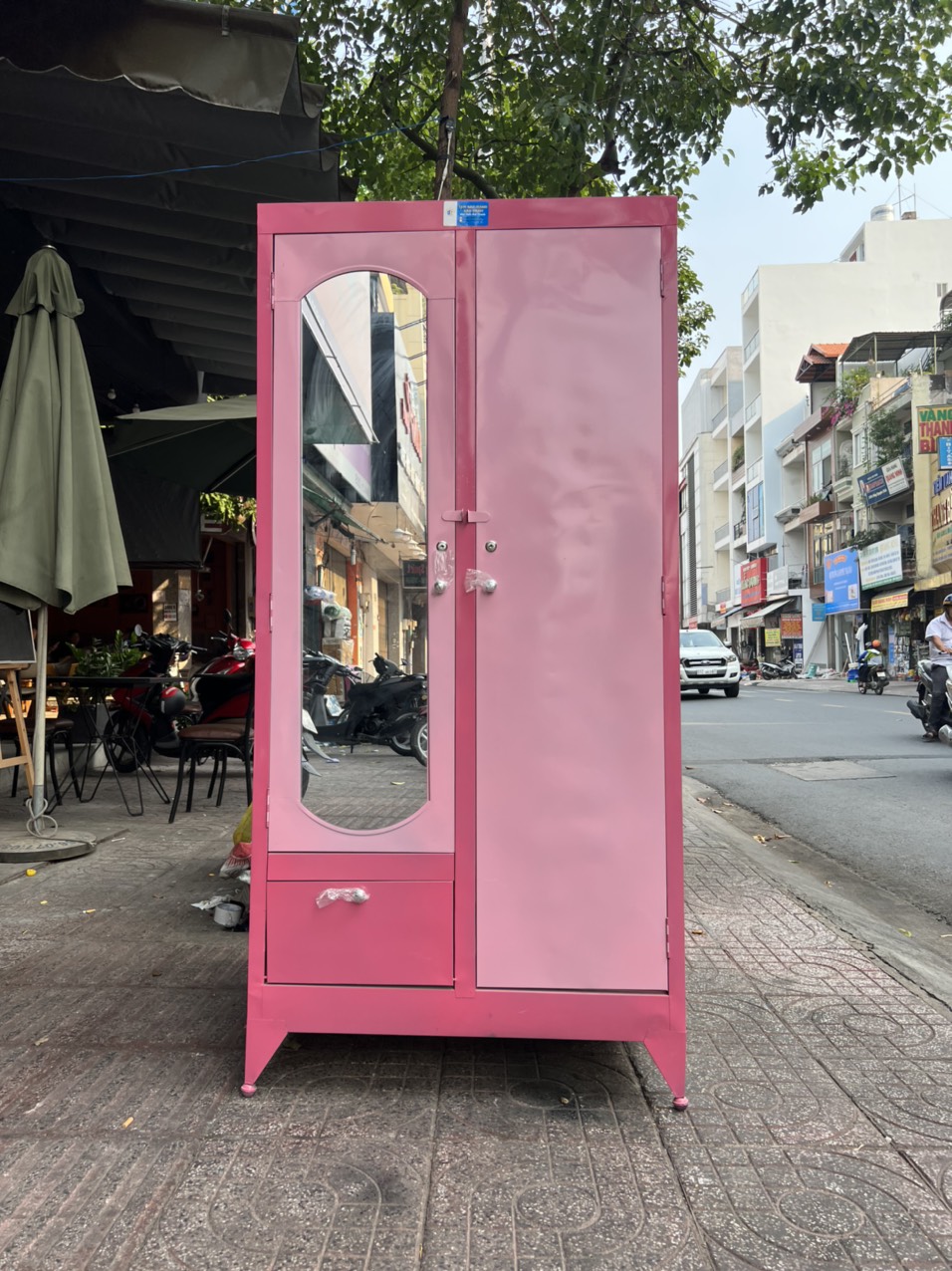 Tủ quần áo sắt 1m8 màu xanh, màu hồng