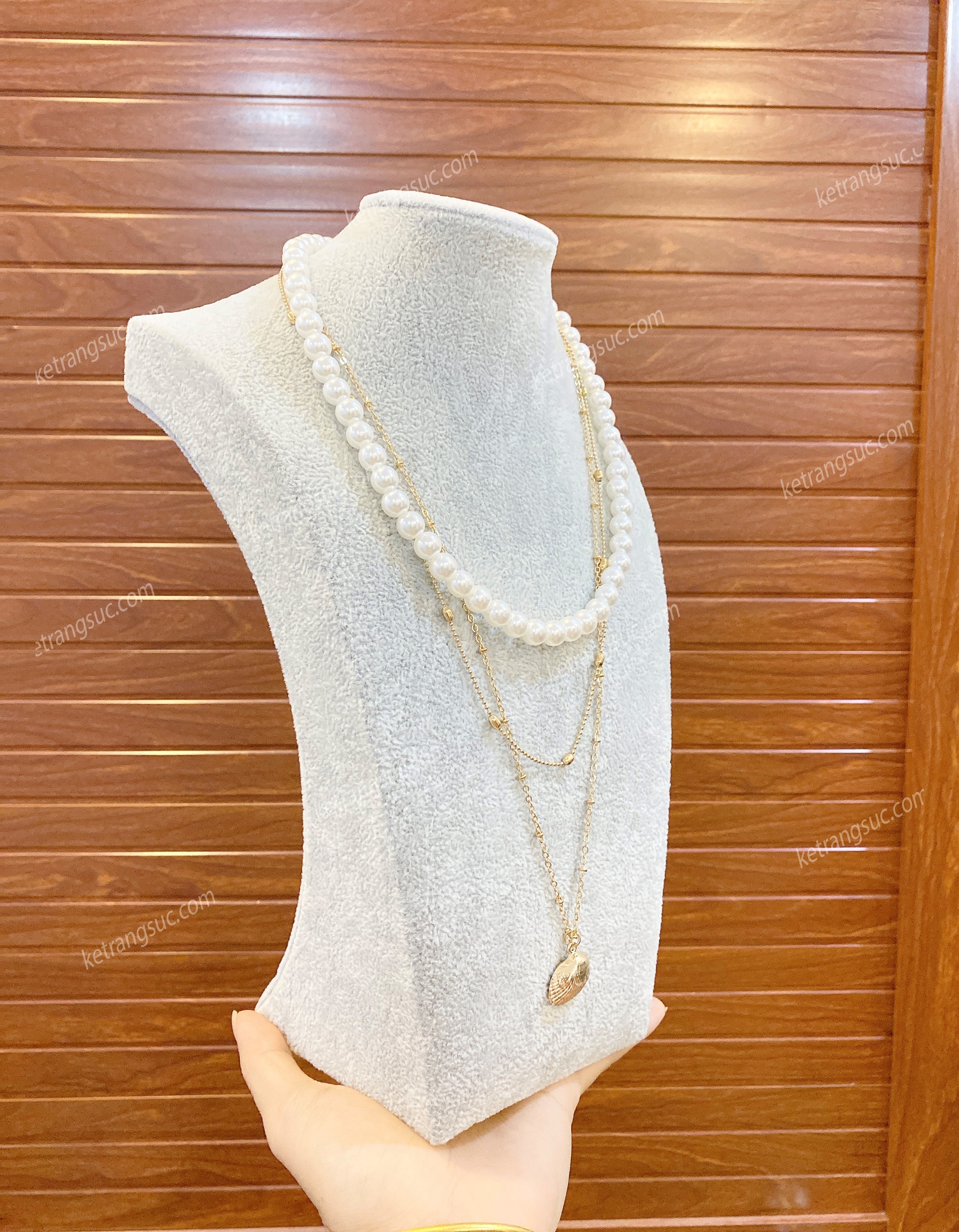 Cổ manocanh nhung treo dây chuyền