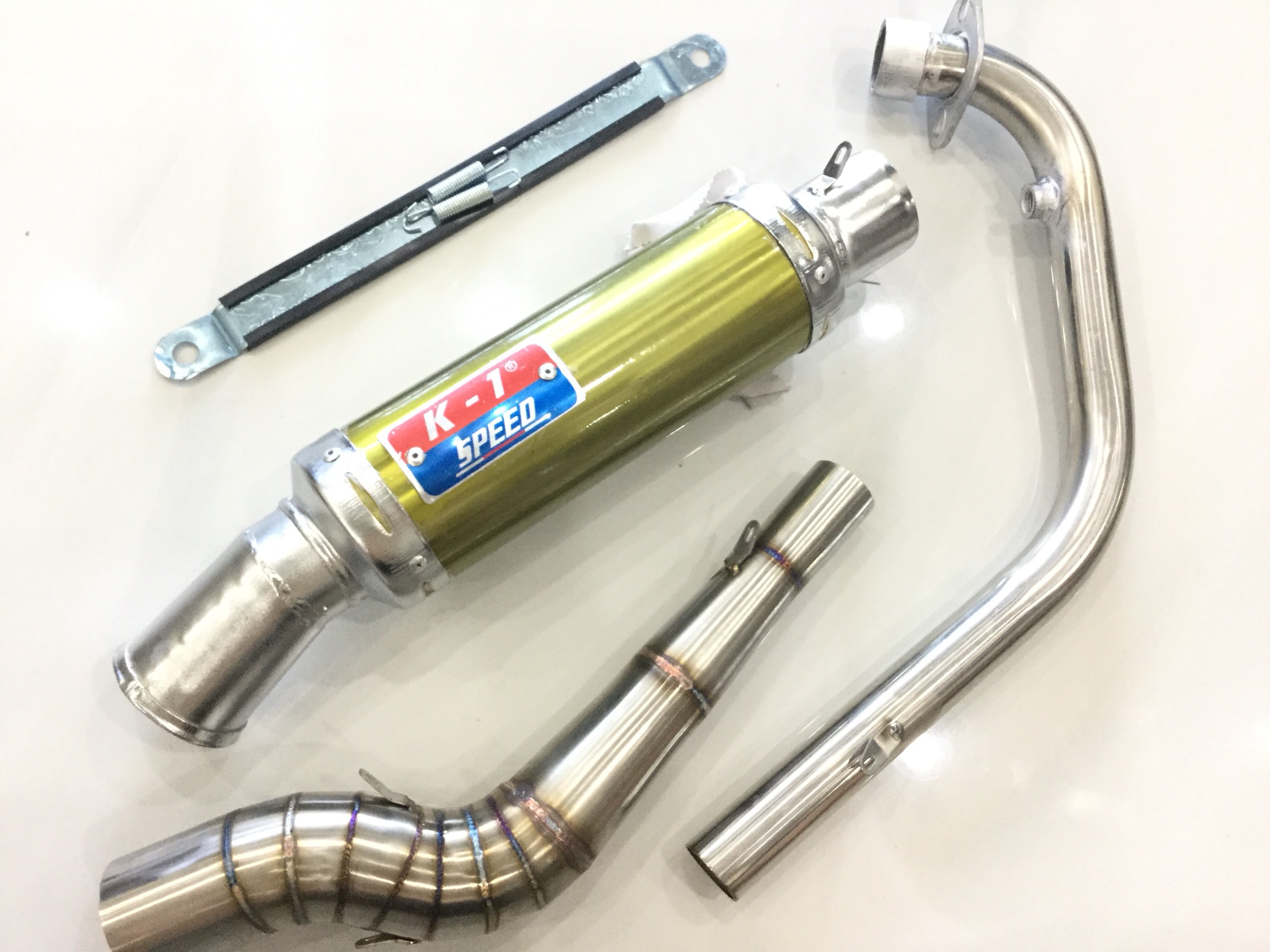 Pô K1 VÀNG FULL CỔ cong 2 khúc inox 304 gắn wave, dream, sirius, axelo, exciter, winer, sonic, raider fi, satria, gsx, Sản Phẩm Chất Lượng, Gian Hàng Uy Tín, Giá Cả Cực Tốt, Mua Ngay.