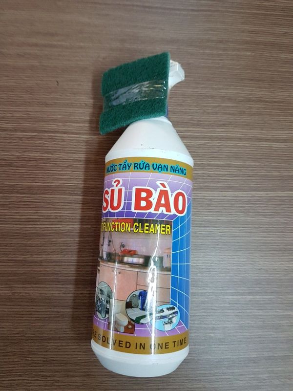 [HCM]Nước tẩy rửa vạn năng Sủ Bào Chai 1L (có kèm miếng chà)