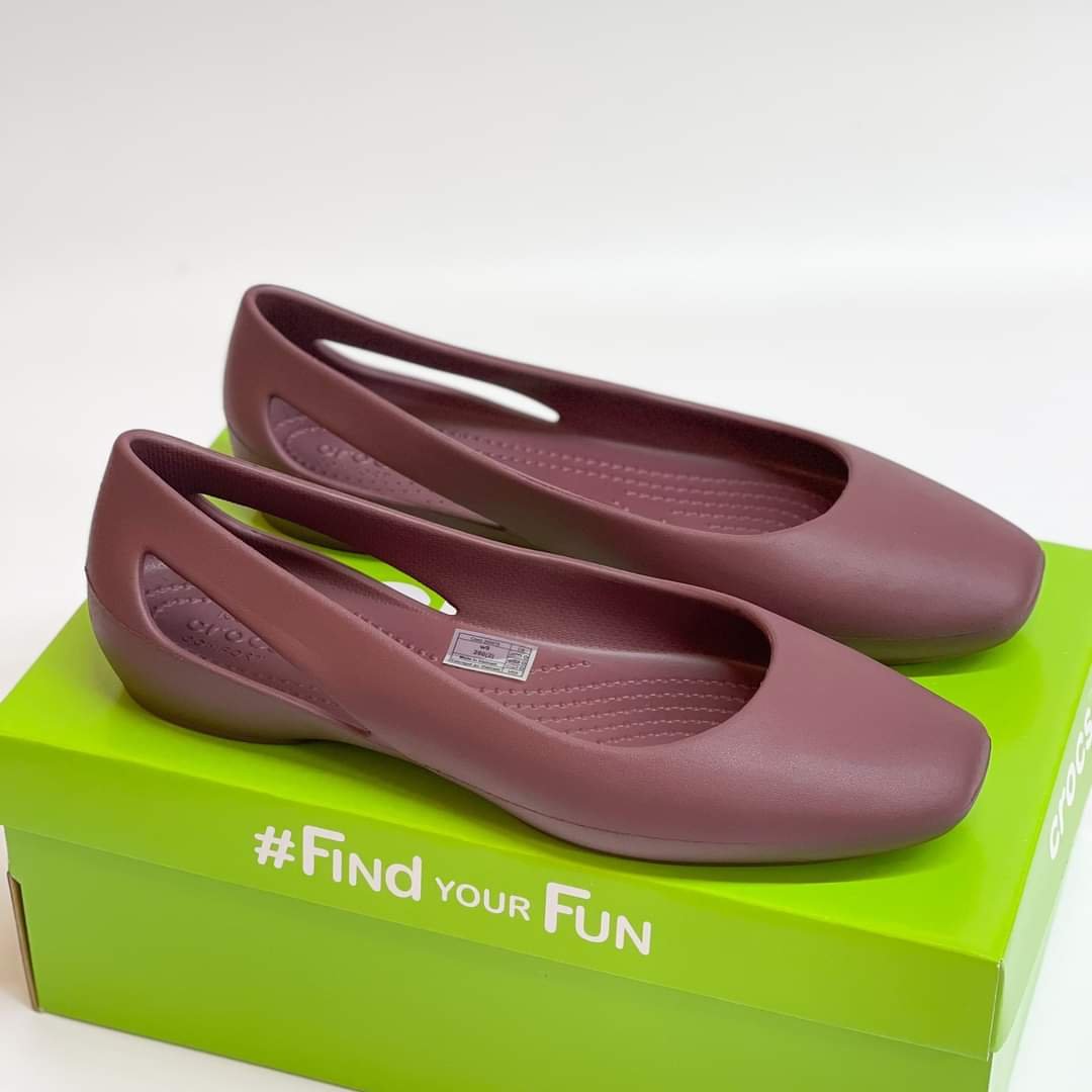 GIÀY NHỰA CROCS LAURA SLOANE FLAT