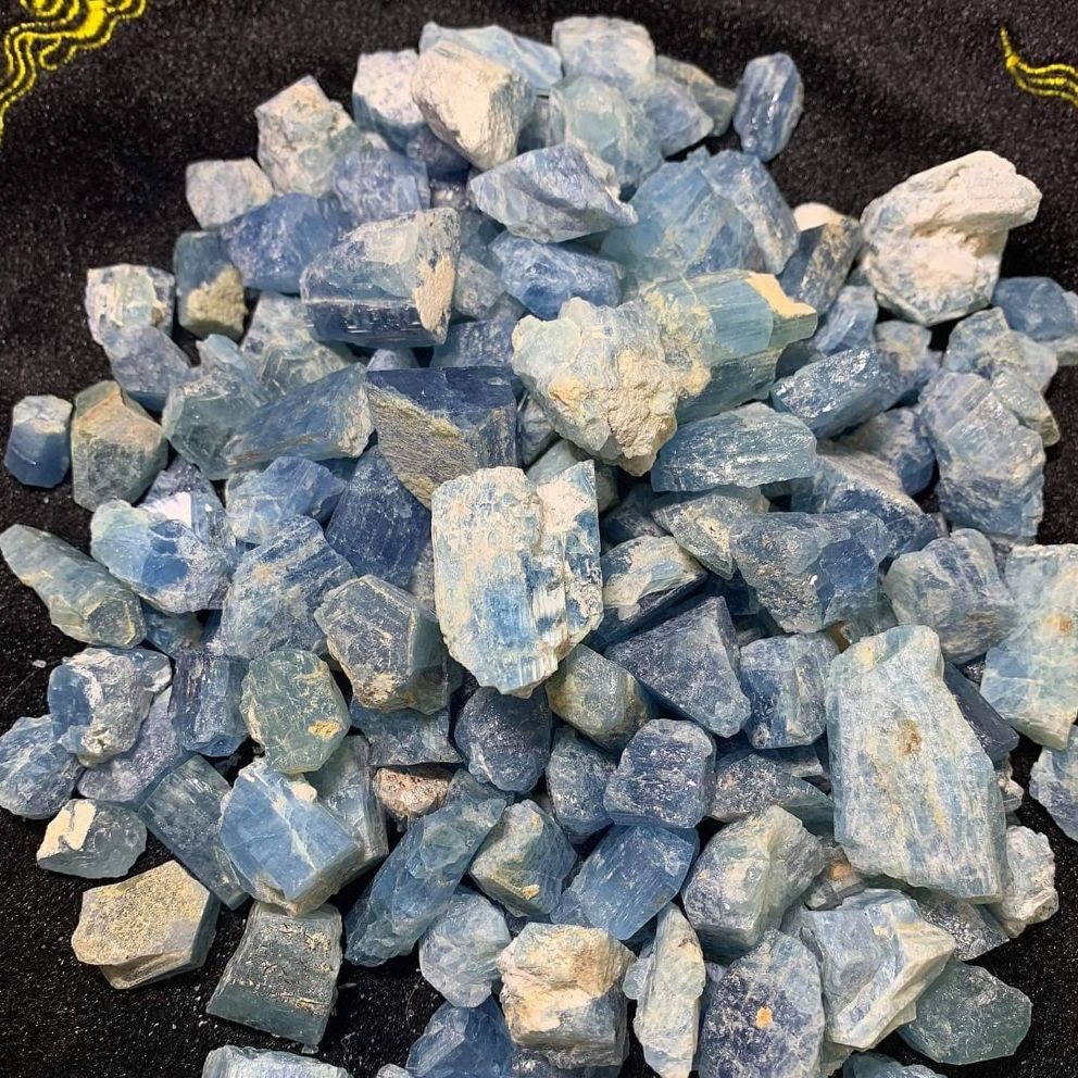 [HCM]Đá thô Hải lam ngọc - Aquamarine xuất xứ Thanh Hoá dùng trang trí