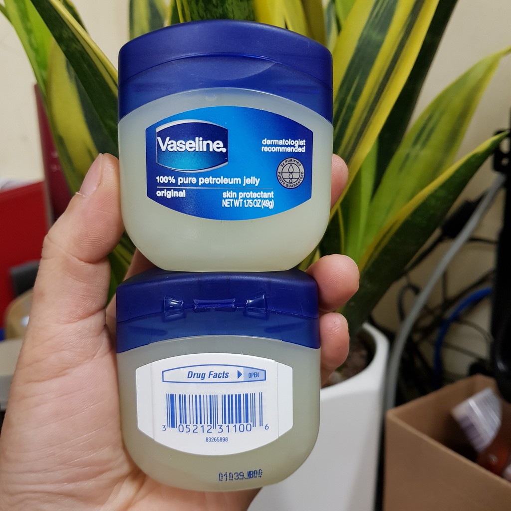 Dưỡng môi Vaseline 49g USA