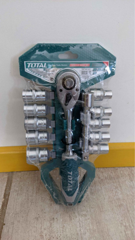Bộ 12 cái đầu tuýp (1/2 inch) & cần 2 chiều Total THT141121