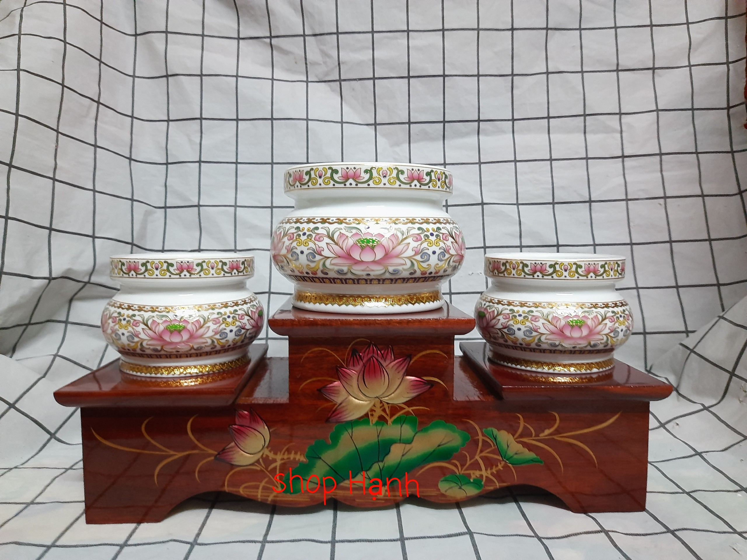 Đế kê bát hương tam cấp chạm sen