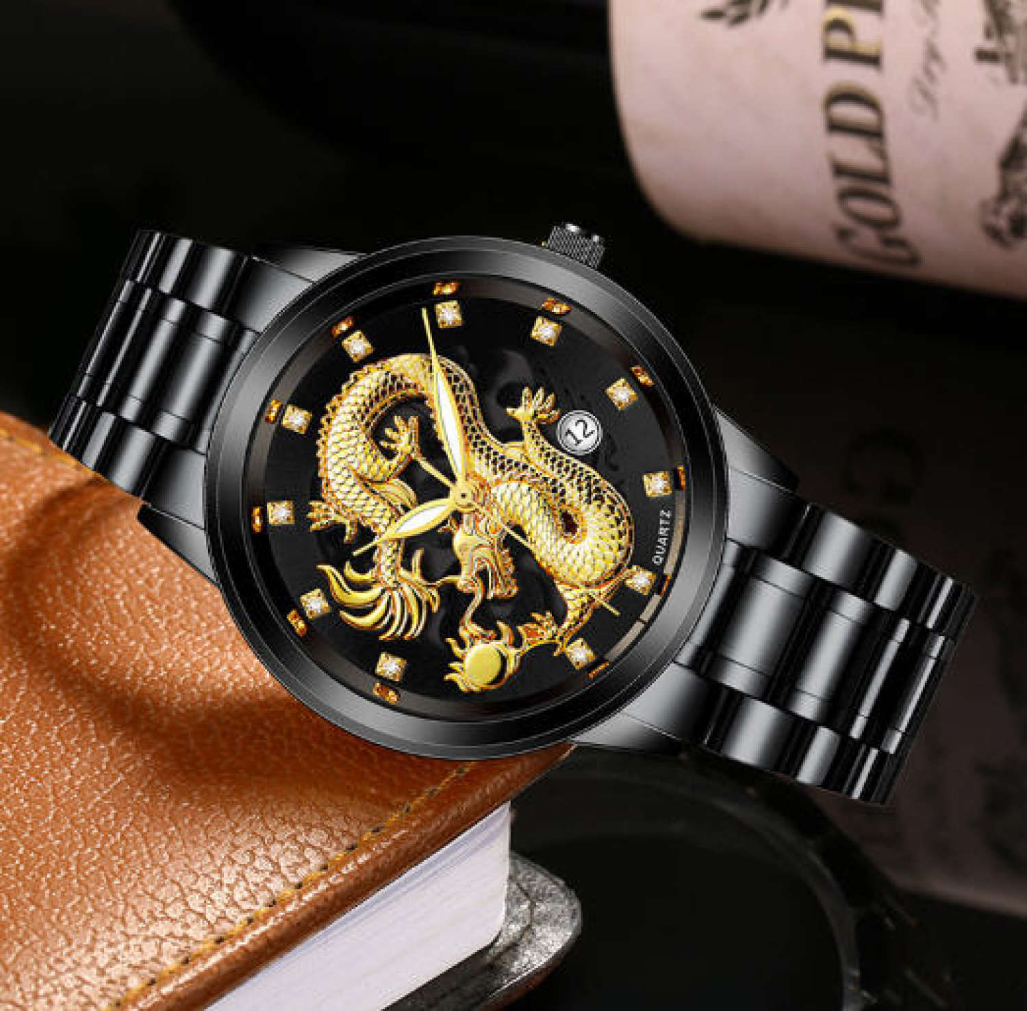 Đồng hồ nam dây thép chống nước mặt khắc rồng vàng có lịch ngày thời trang đẳng cấp