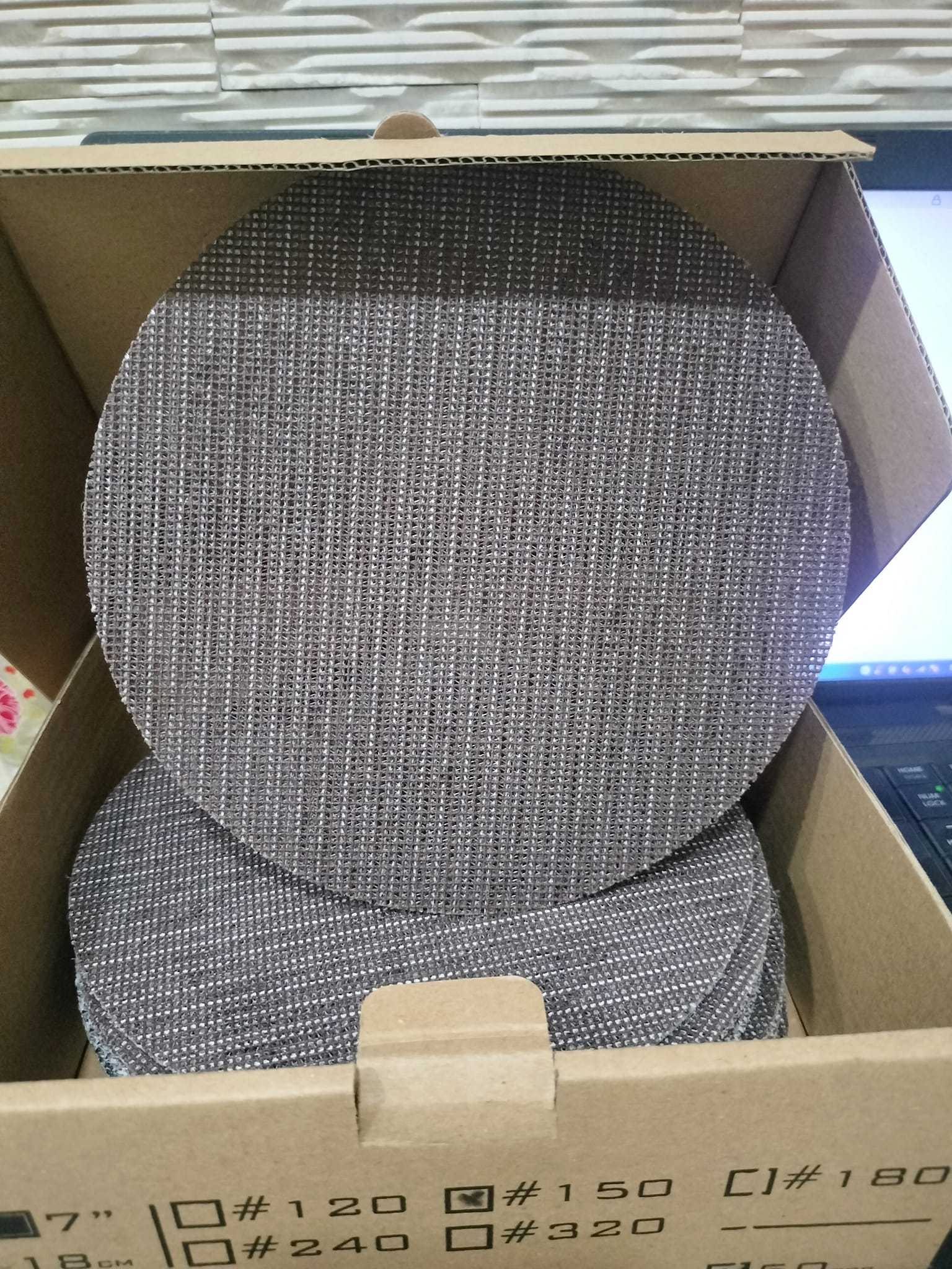 [ Hàng Đài Loan ] Nhám lưới chà tường  ( 180mm - 7in )