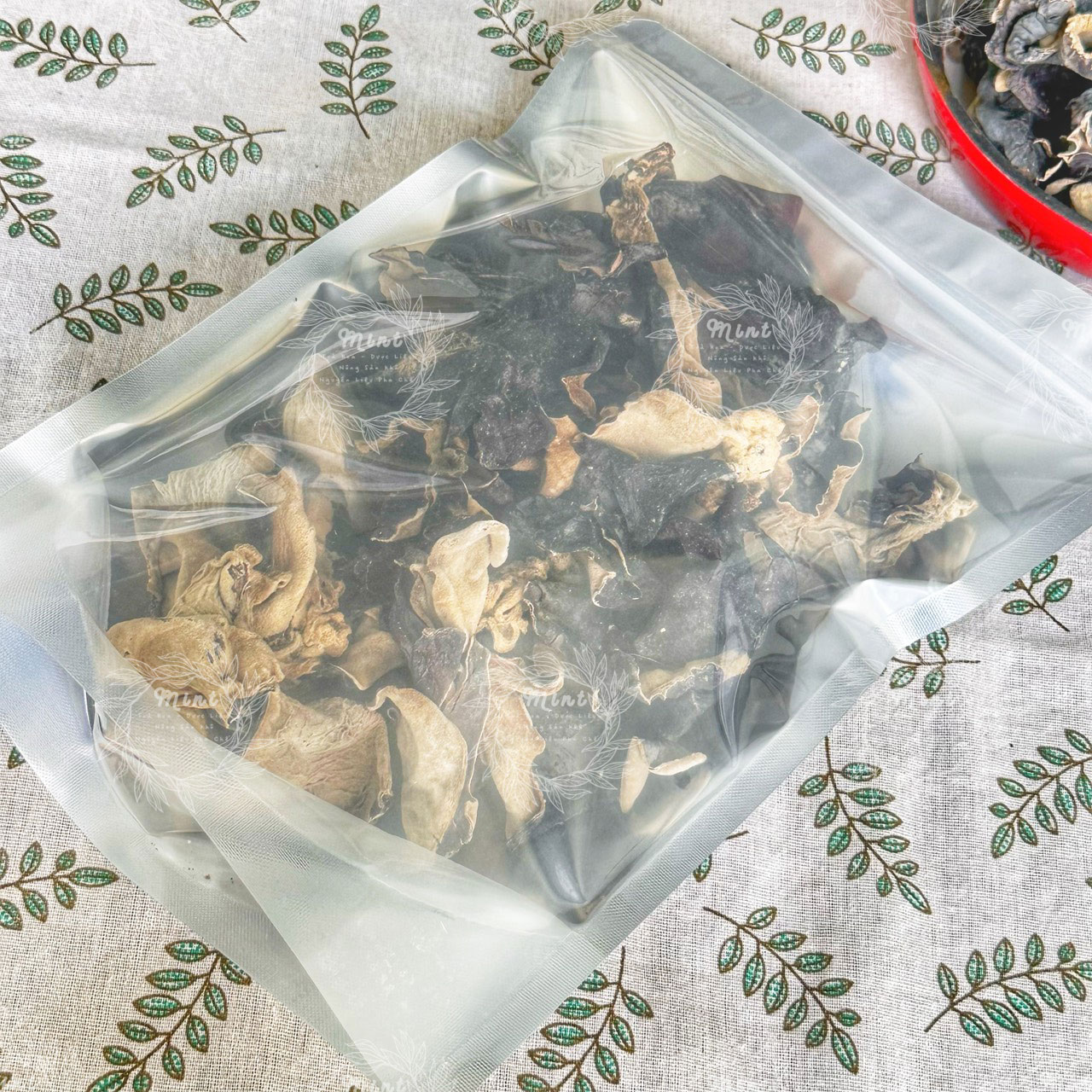 Mộc Nhĩ Đen Sấy Khô (Nấm Mèo Đen -  Nấm Tai Mèo - Auricularia auricula-judae) - Túi 250gr