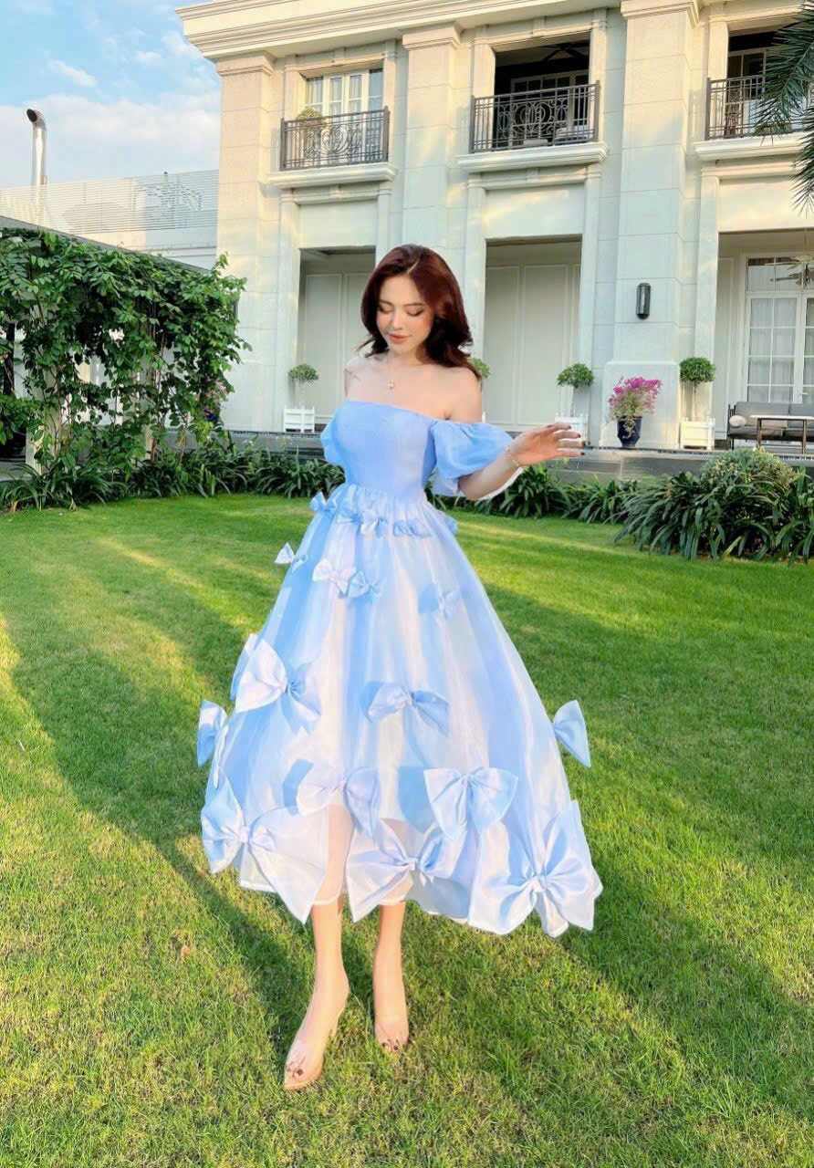 Đầm xòe đính nơ tay phồng cổ vuông có mút