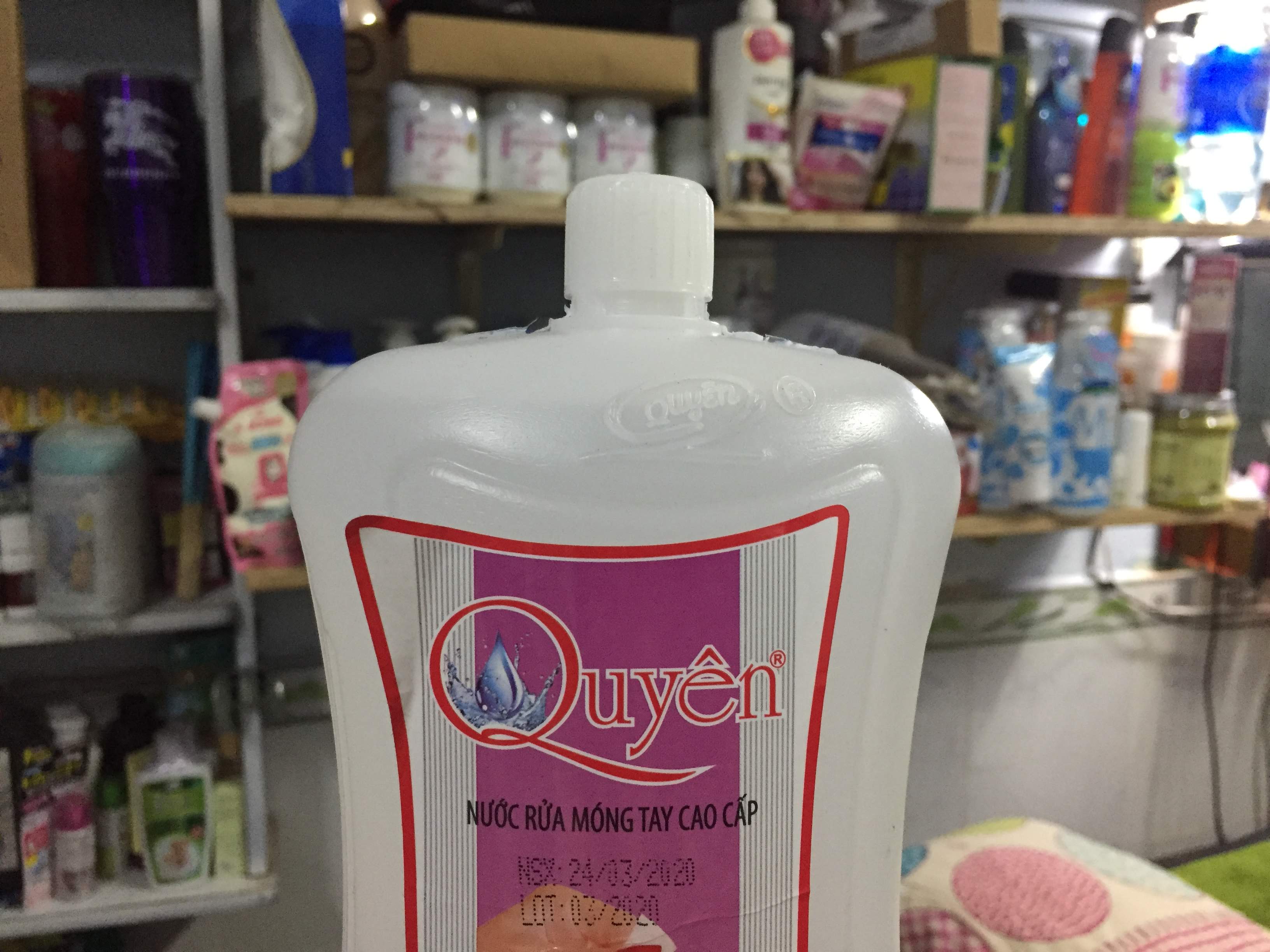 Nước rửa móng tay cao cấp Quyên 1000 ml