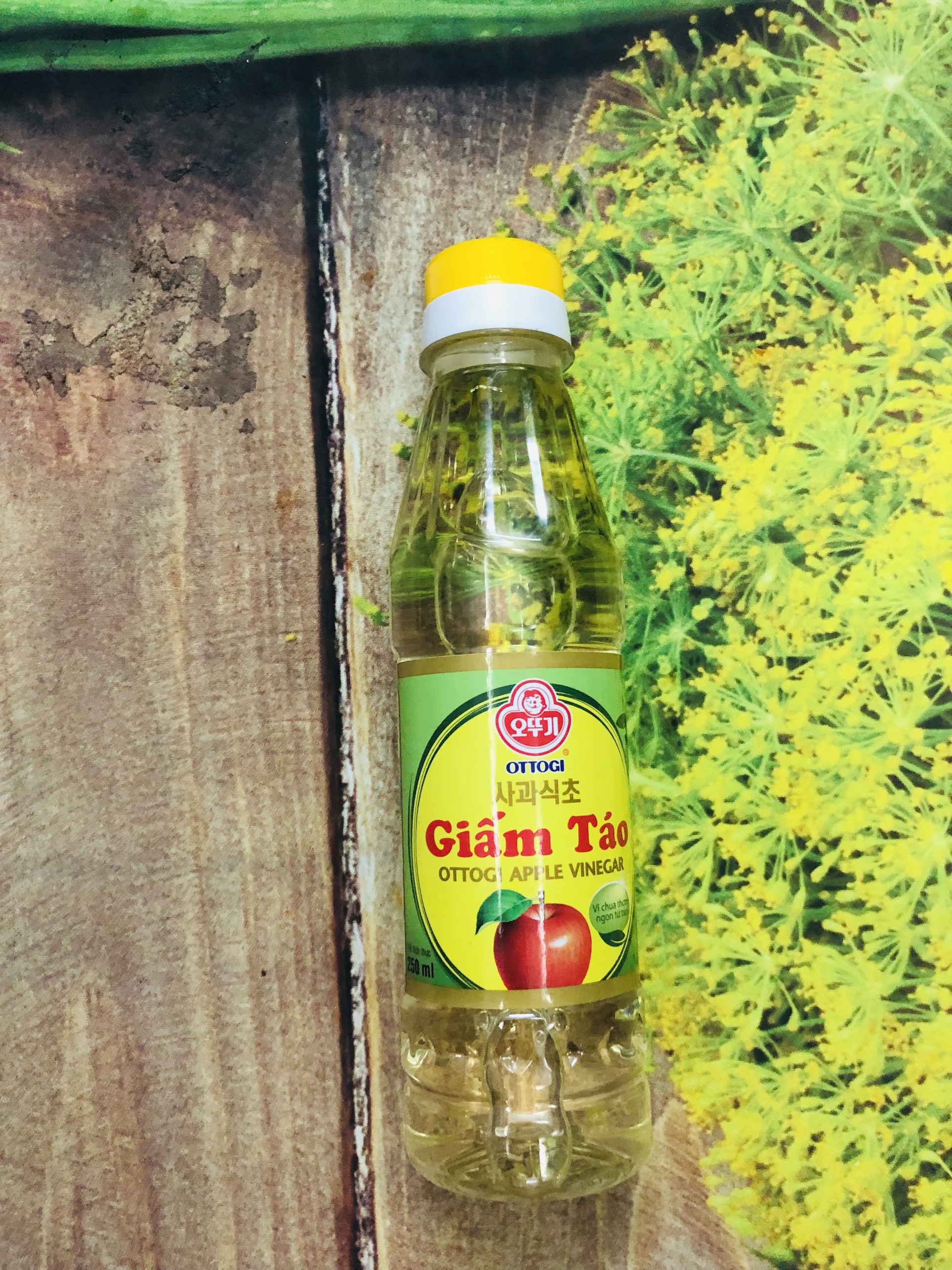 Giấm táo lên men Ottogi 450ml