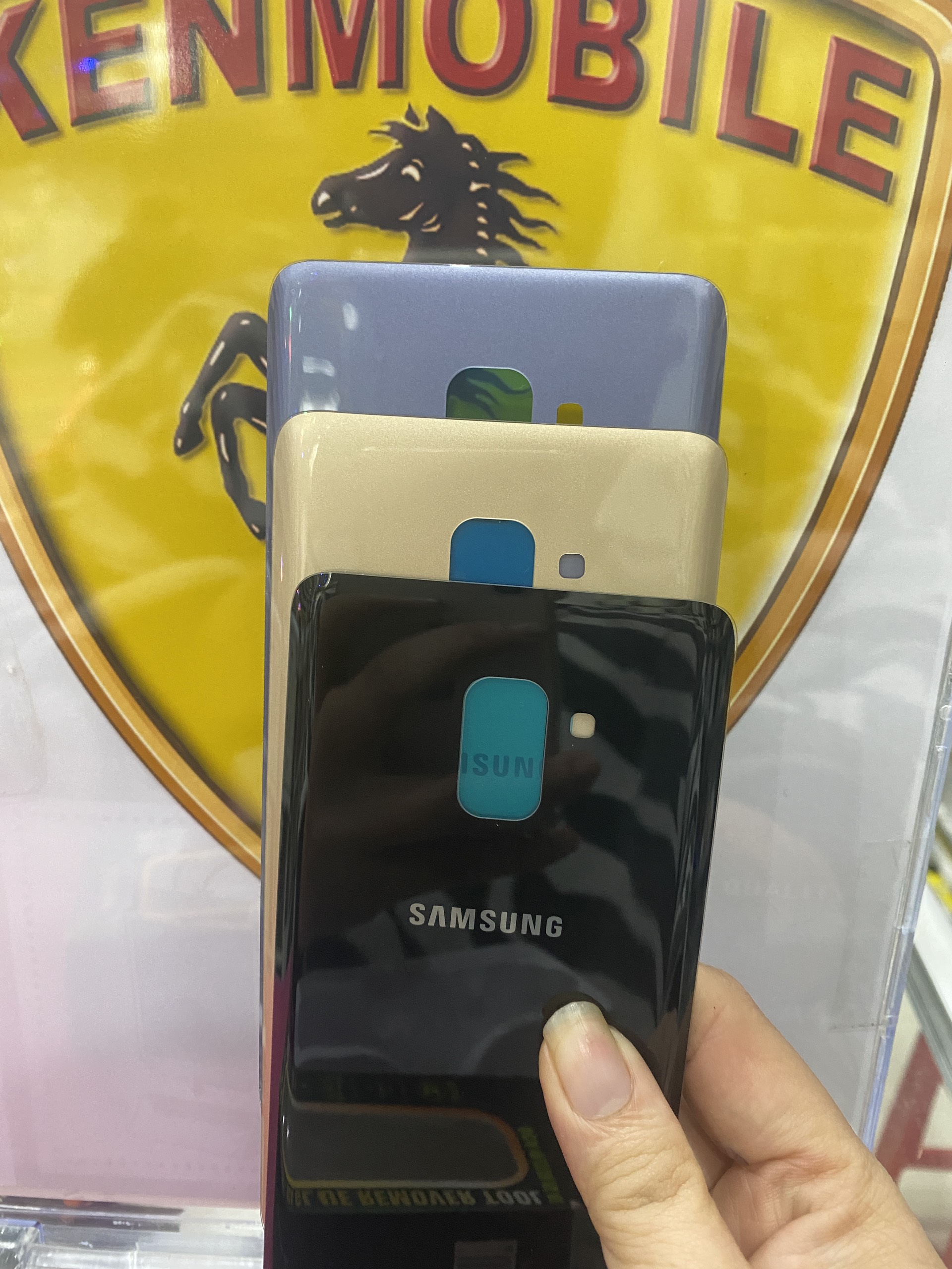 Nắp Lưng Tương Thích SS A8 Plus ( 2018 ) / A730, Loại 1 (tặng kèm keo dán)