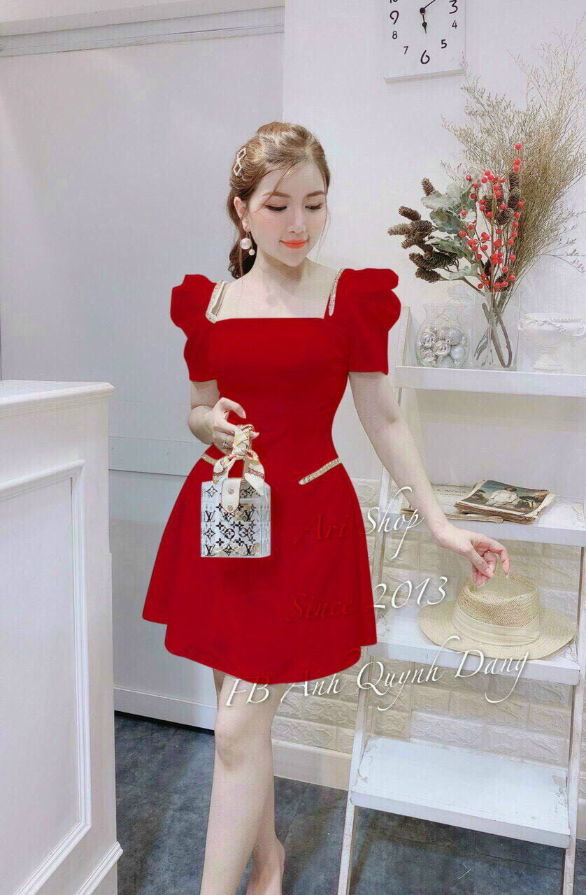 Đầm trượt phối viền xích siêu sang tôn dáng cho chị em