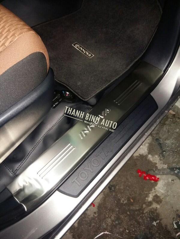 [Hỗ trợ lắp đặt khách Hà Nội] ỐP BẬC TRONG INNOVA 2010 tặng keo tăng độ bám dính 3M K-520 Primer