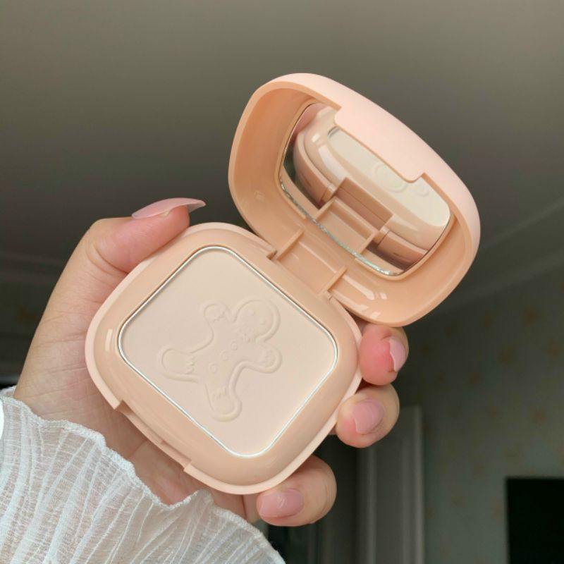 Phấn nền makeup siêu mịn da Kiềm Dầu Hold Live Gấu