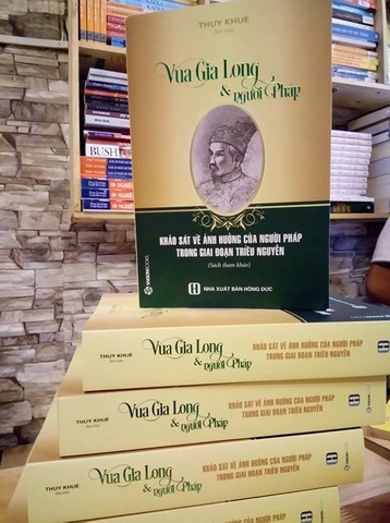 Sách Vua Gia Long và người Pháp