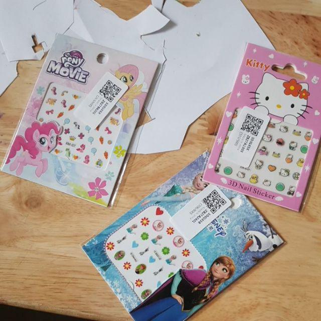 set 2 thẻ sticker, decal dán móng tay cho bé yêu