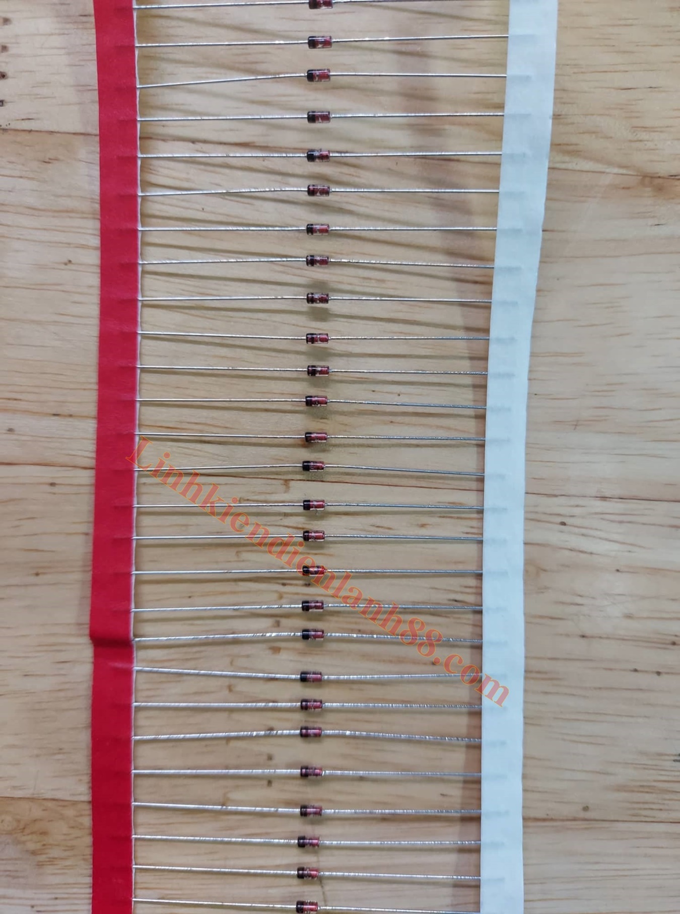 (100 con) Diode Zener Chân Cắm 15V - 1/2W mới Hãng ST