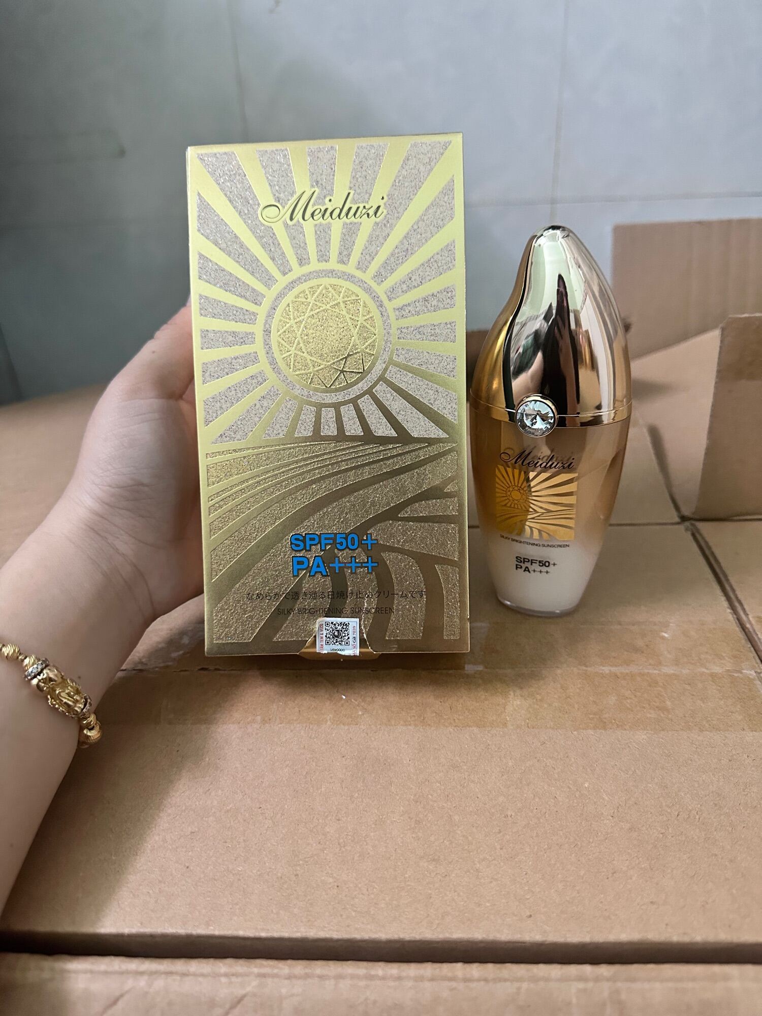 Kem chống meiduzi  tem BCA( check tem của BCA )