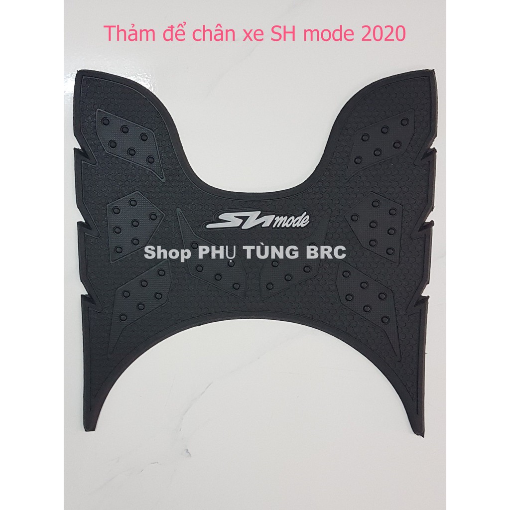 Thảm để chân cao su màu đen xe SH mode 2020- 2023 trở lên.