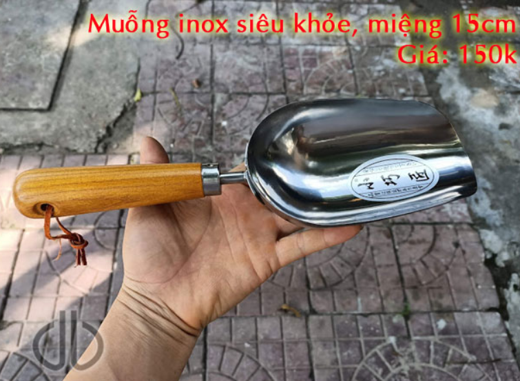 Xẻng Xúc Đất Làm Vườn Lưỡi Bằng Inox Cán Gỗ