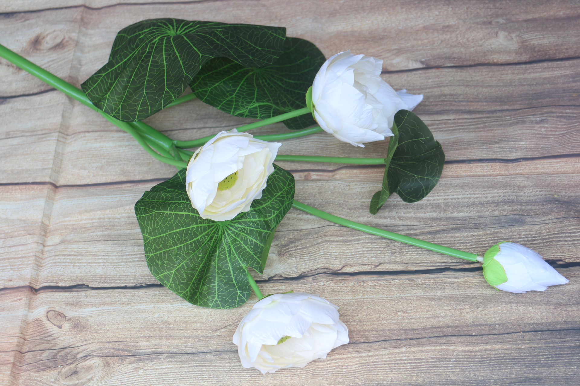 Hoa giả- Cành hoa sen trang trí. Hoa sen giả giống hoa thật. Cam kết hàng cao cấp giá tốt. 