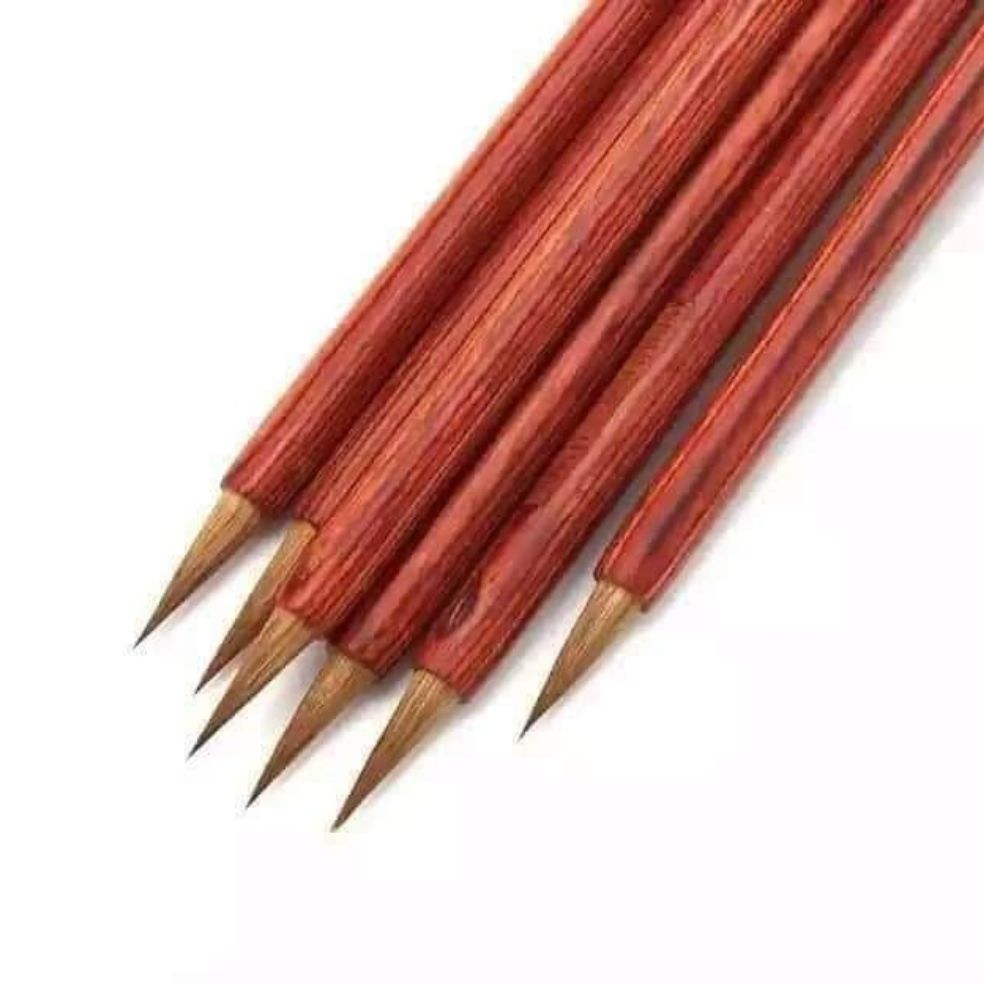 Bút tiểu huỳnh đàn mộc Lông bút：lông sóiCán bút：gỗ Huỳnh đànCông năng：Thư pháp, thư họa