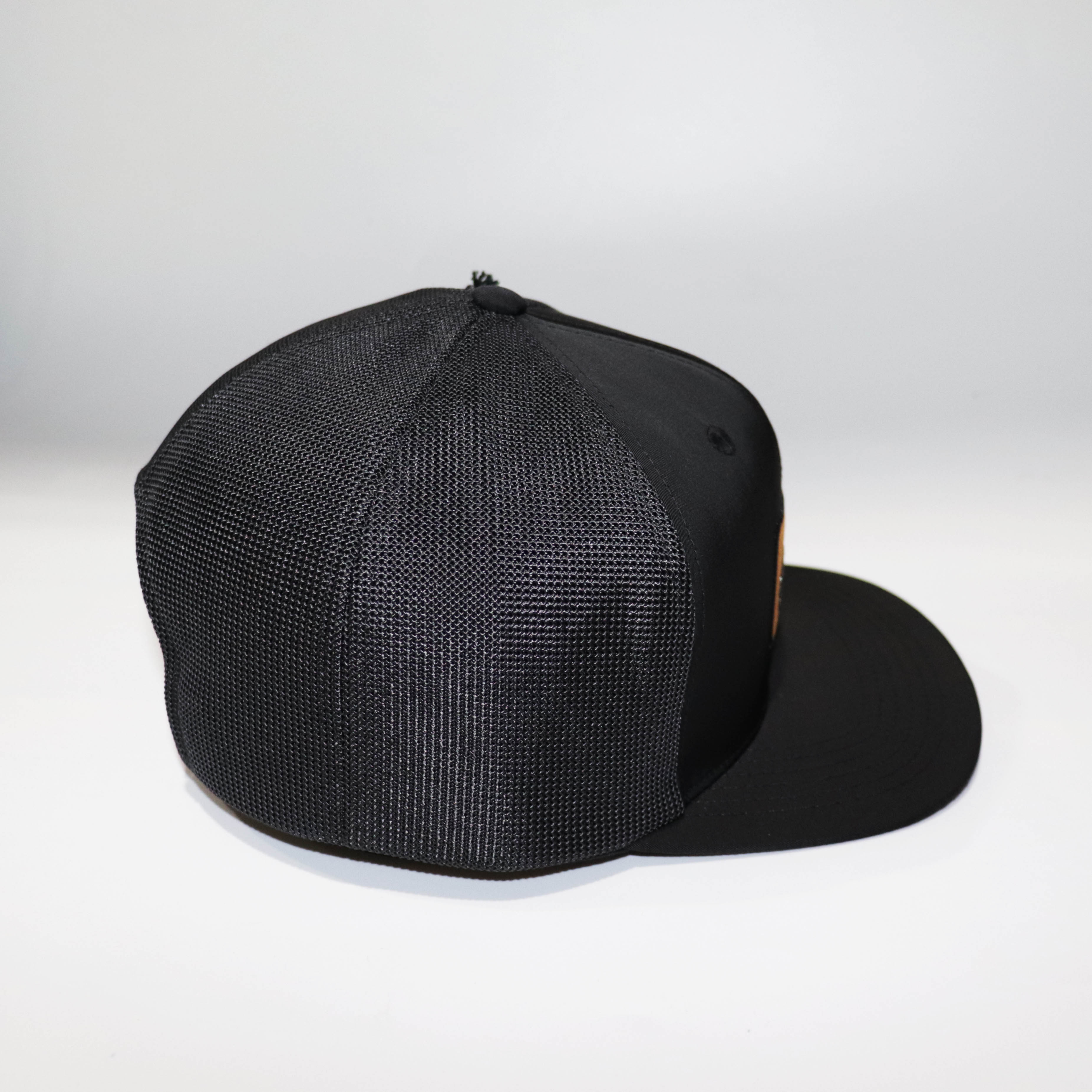 Nón Mũ Snapback Brixton Lưới Đen Logo Vuông Cam 2021.
