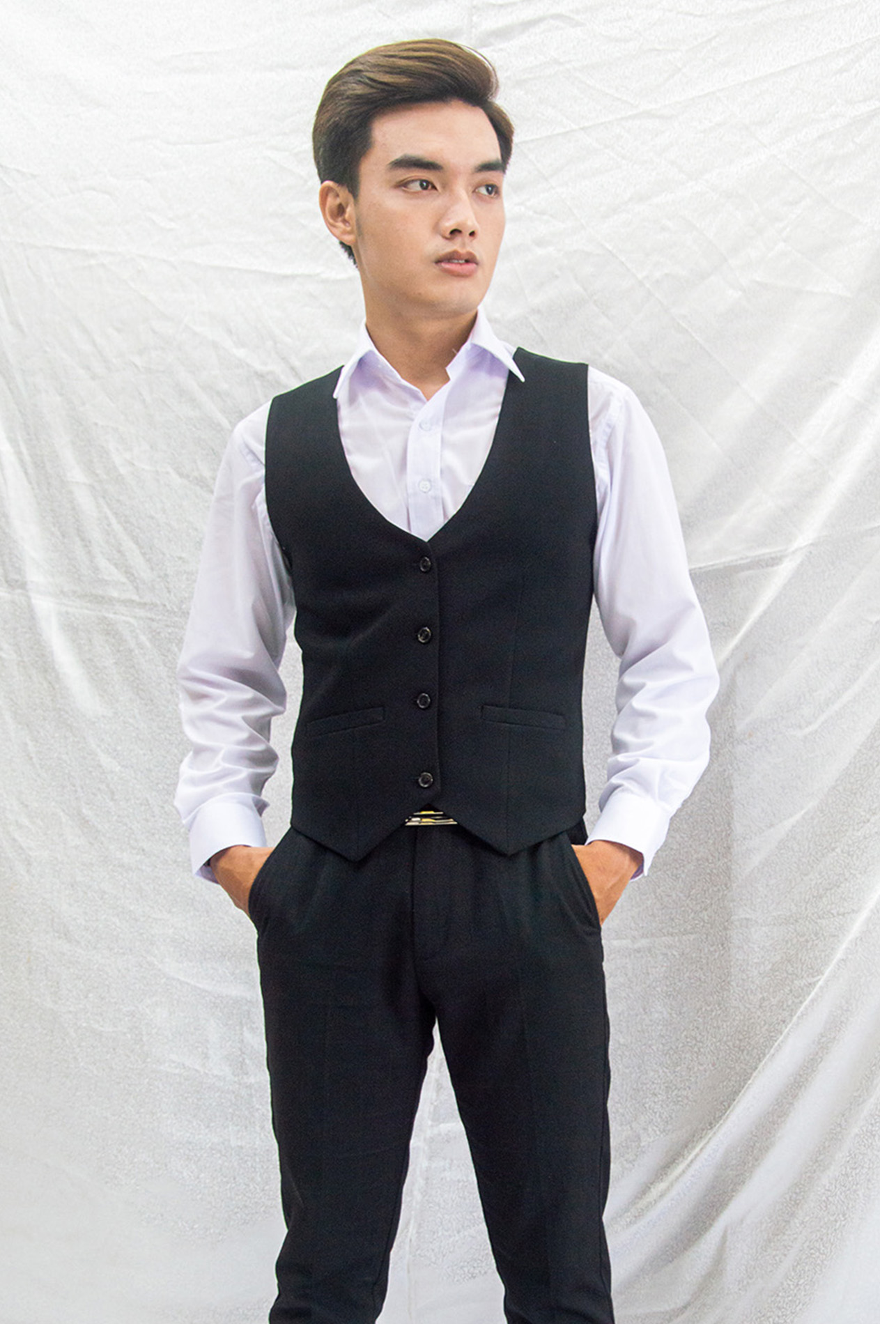 Áo gile nam ôm body màu đen tặng nơ đen