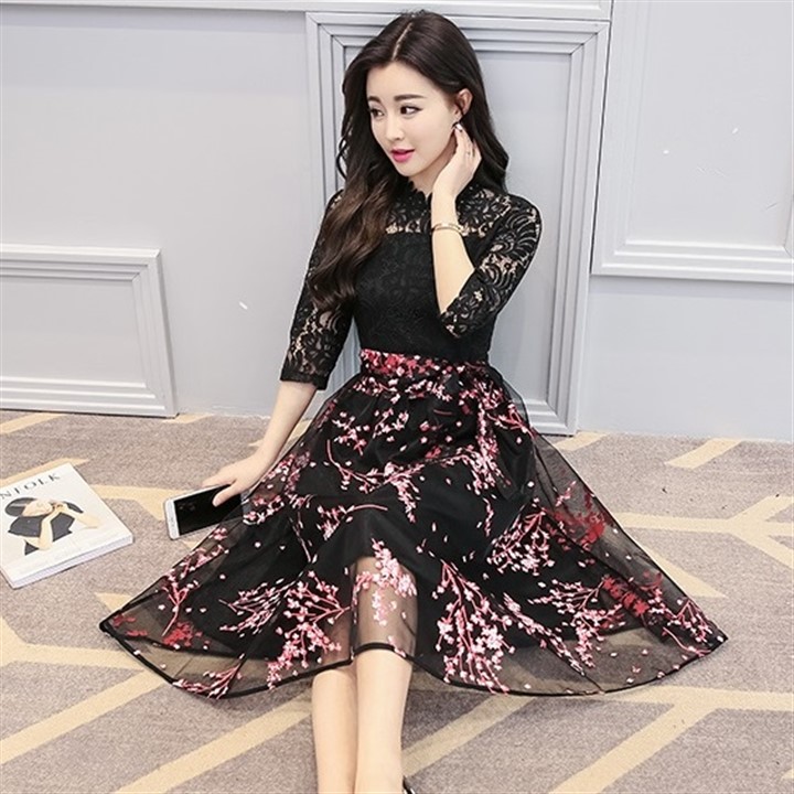 Đầm Ren Hoa Thạch Anh - New Thoi Trang