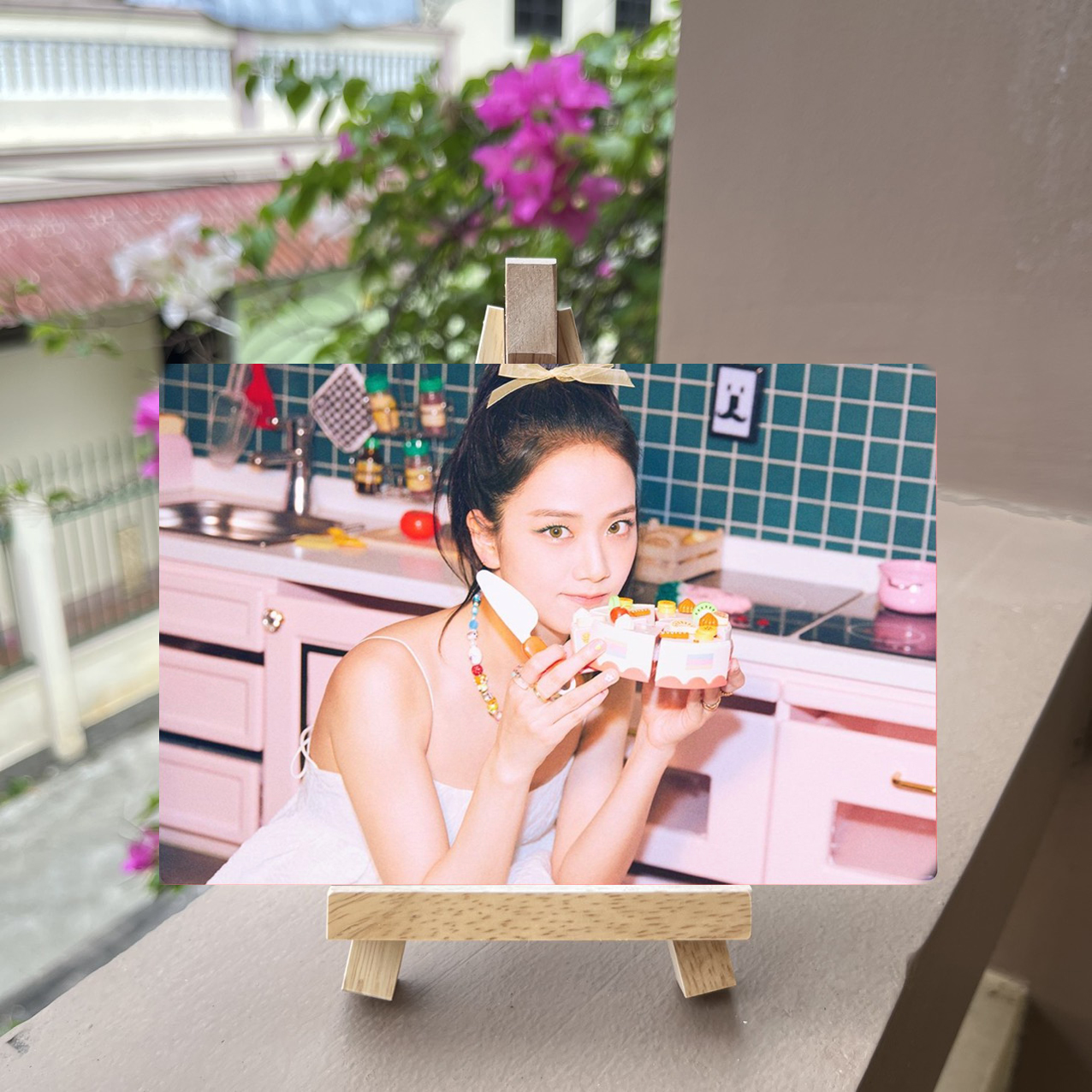 Khung ảnh Blackpink ( tặng kèm kệ gỗ)