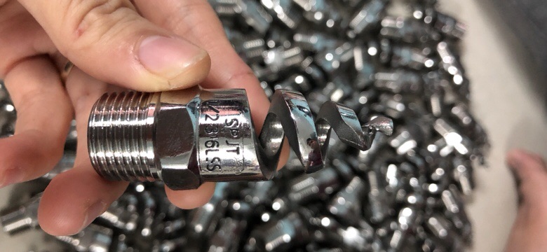 ĐẦU PHUN NƯỚC DẠNG XOẮN ỐC 21mm
