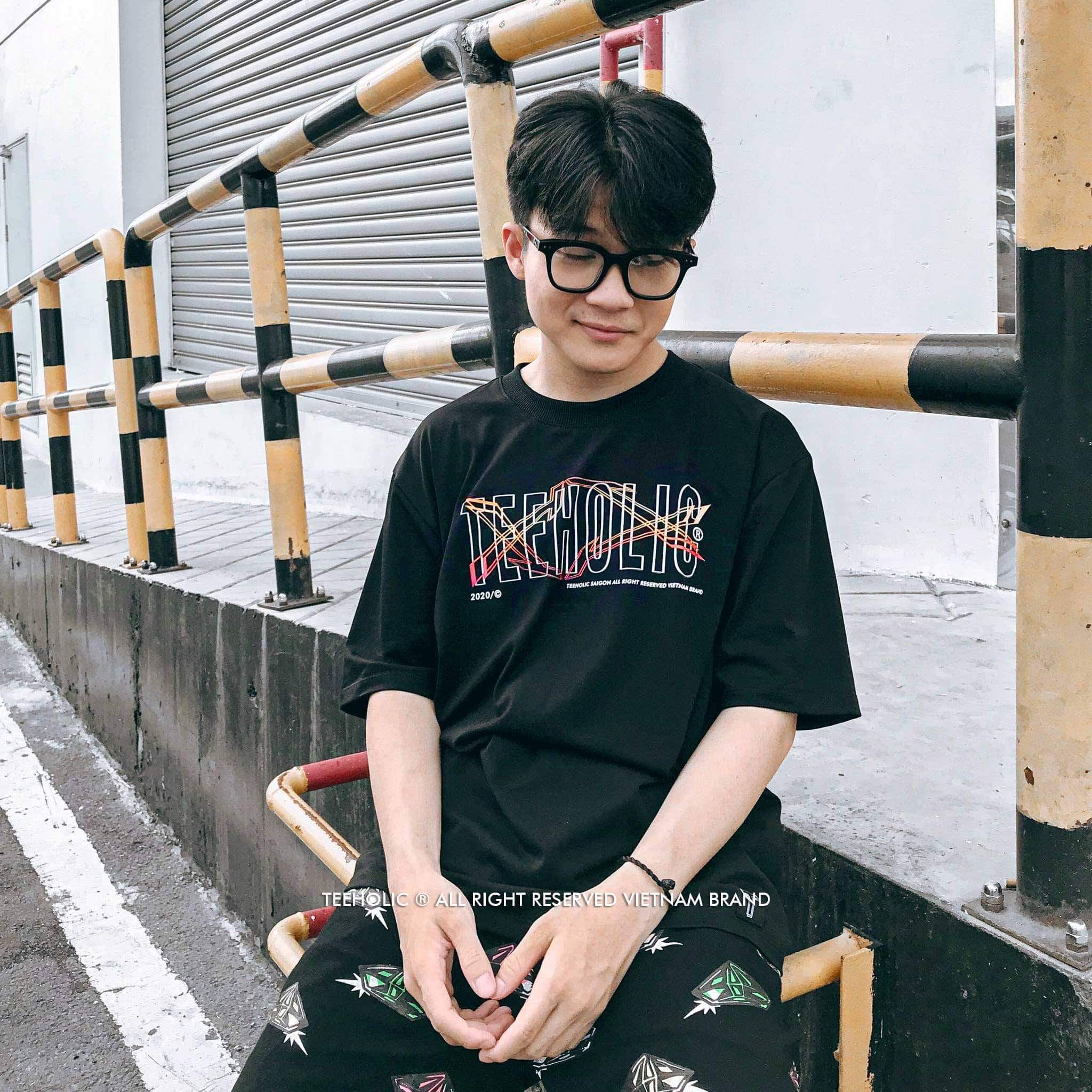 Áo Thun Nam Nữ TEEHOLIC Màu Đen Teeholic - Thsi1
