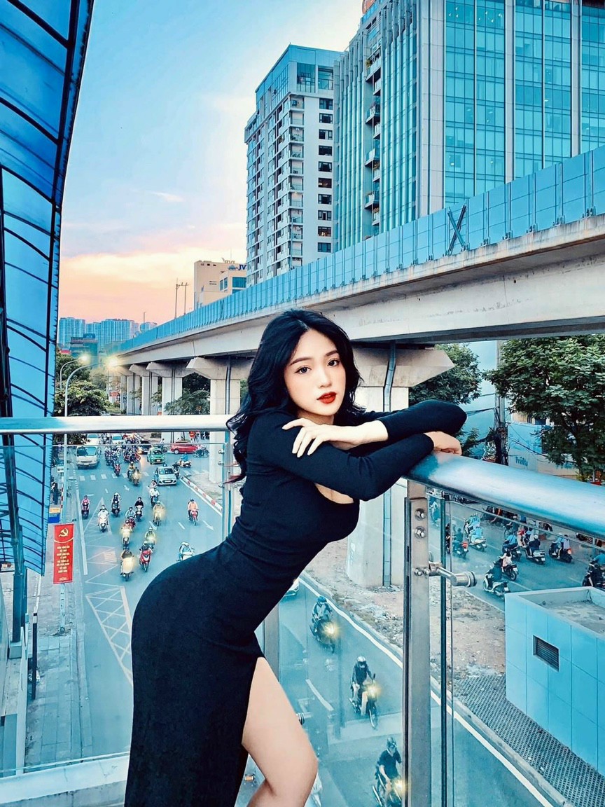 Đầm body xẻ đùi-EQH#Damnu