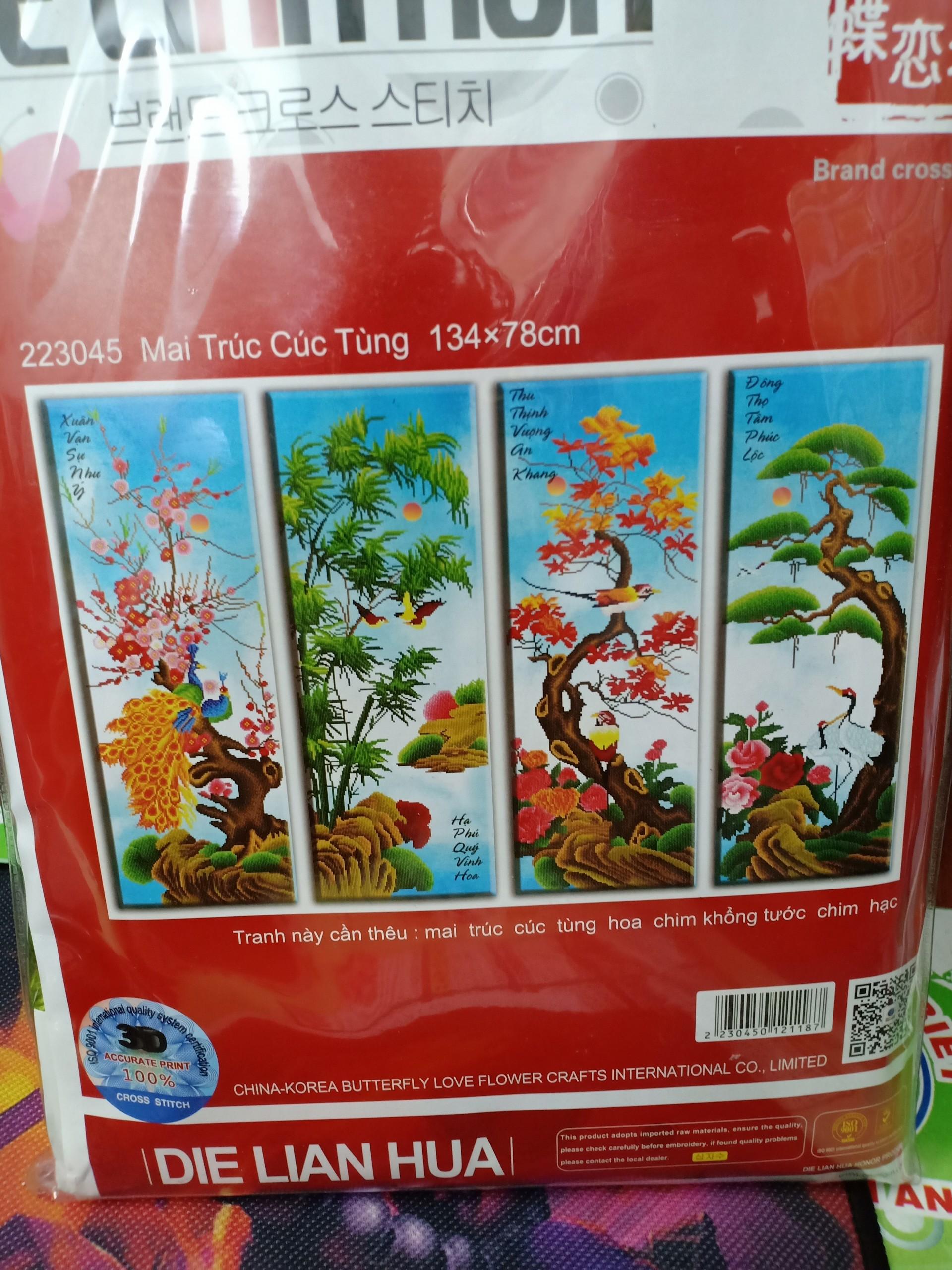 [HCM]Tranh thêu chữ thập tứ quý Mai - Cúc -Trúc -Tùng Chim Khổng Tước Chim Hạc mã số 223045 kích thước 134 x 78cm Tranh Mariko