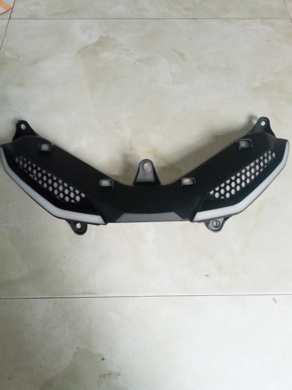 Đèn demi exciter 150 viền nhảy màu tự động chống nước.
