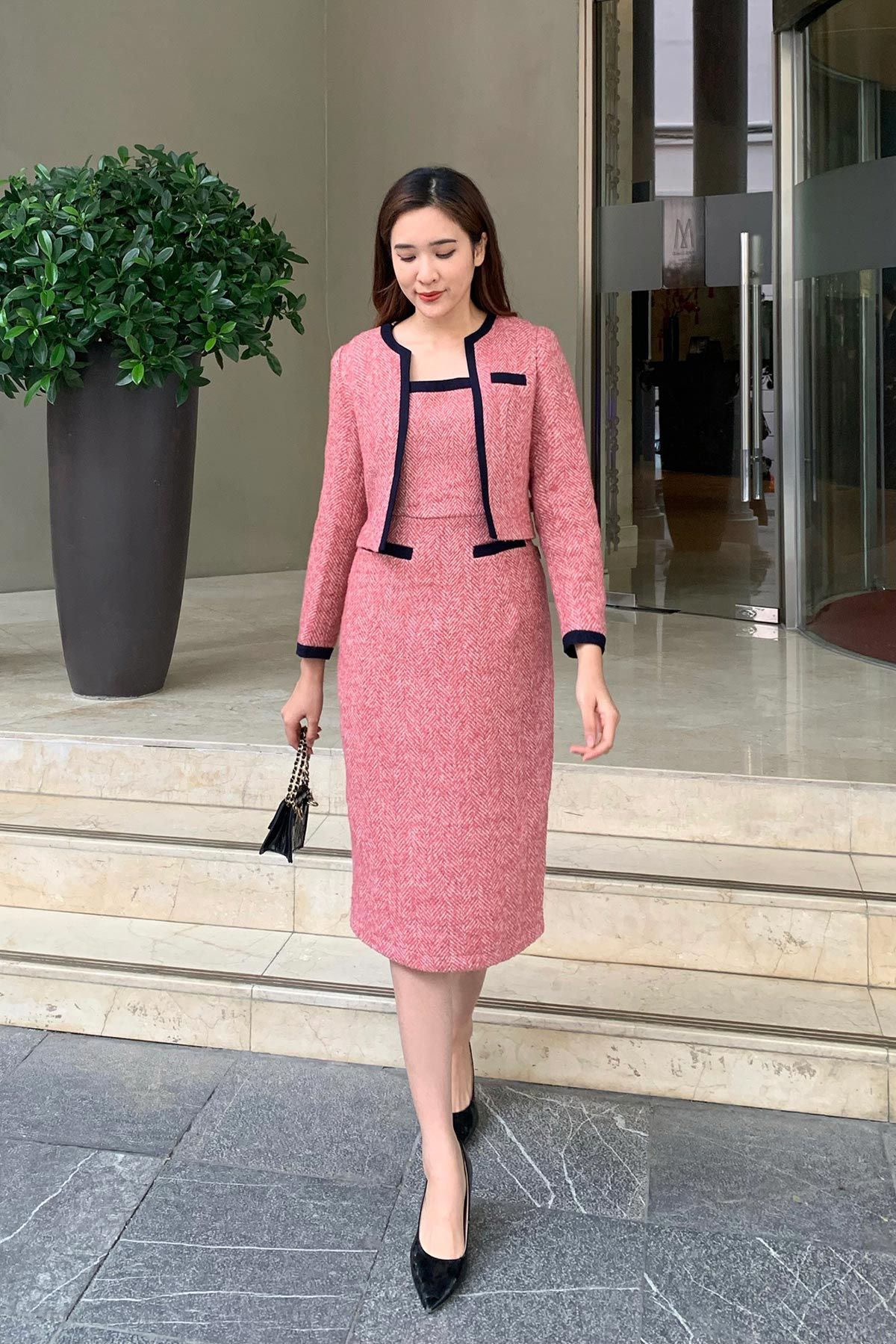 Đầm Dạ Lamer Ôm Phối Cổ L63F21T030