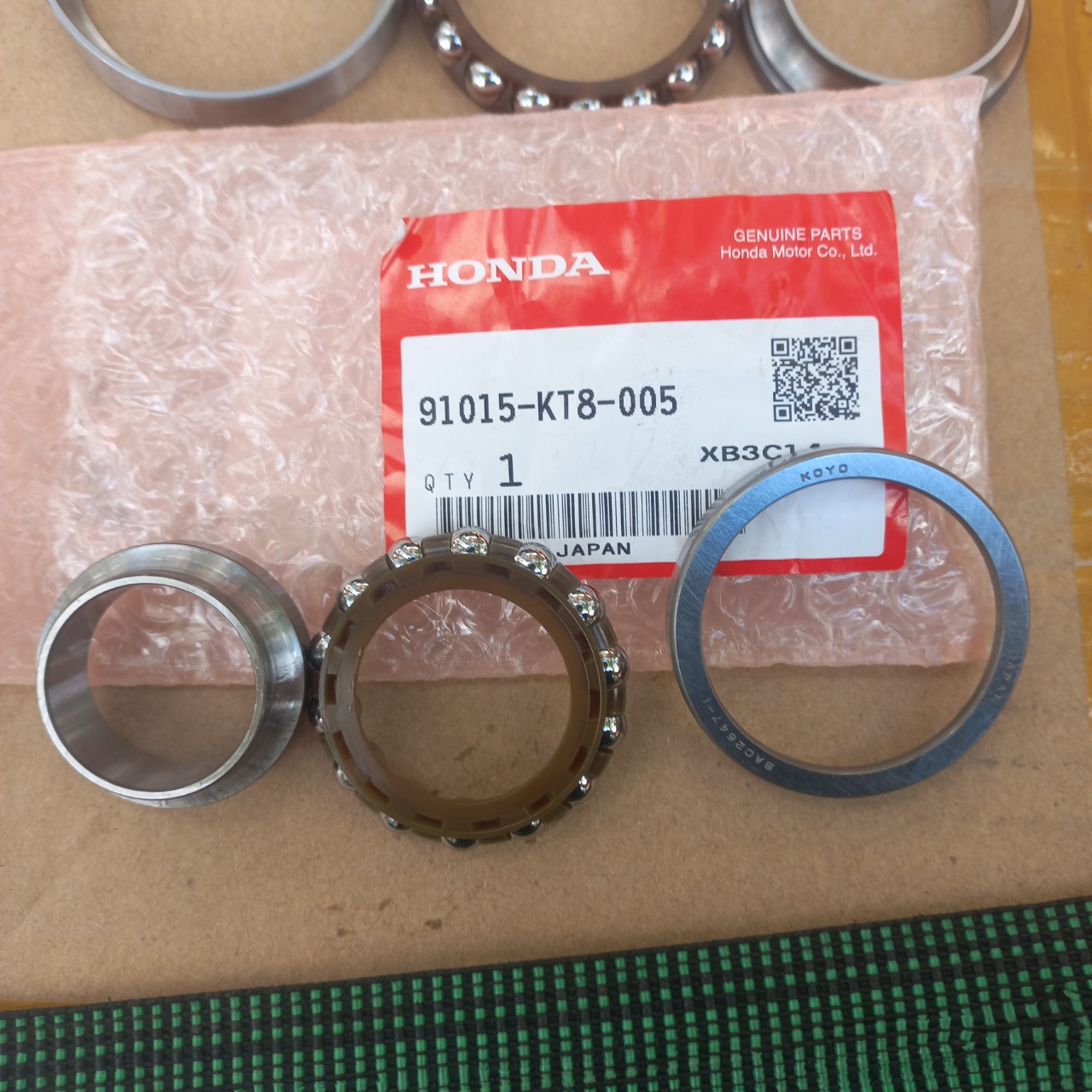 Bộ chén cổ Sh 300i 2008 - 2020 ( Hàng Nhập Chính Hãng Honda )