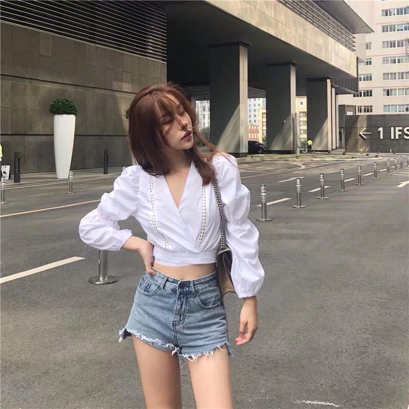 Áo Voan Kiểu Tay Dài Form Croptop Kết Hợp Cổ V Phối Chạy Viền Hai Bên Cá Tính TTS0861