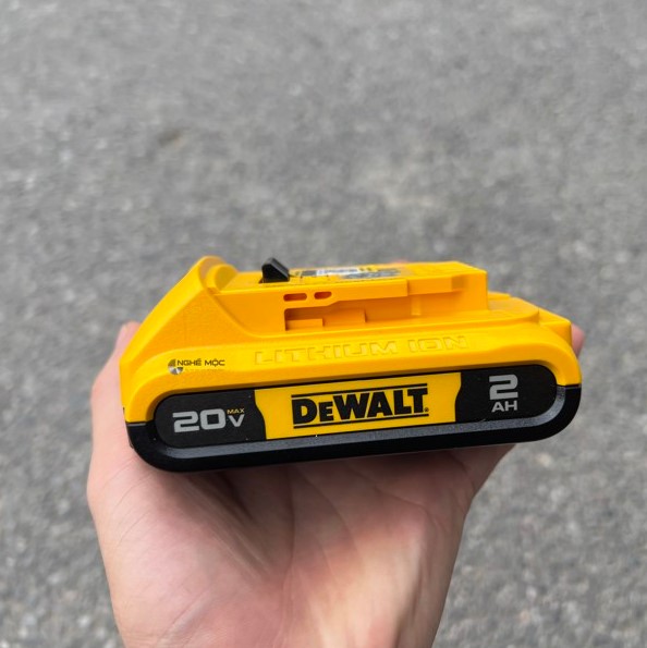 Pin 2a 20v dewalt