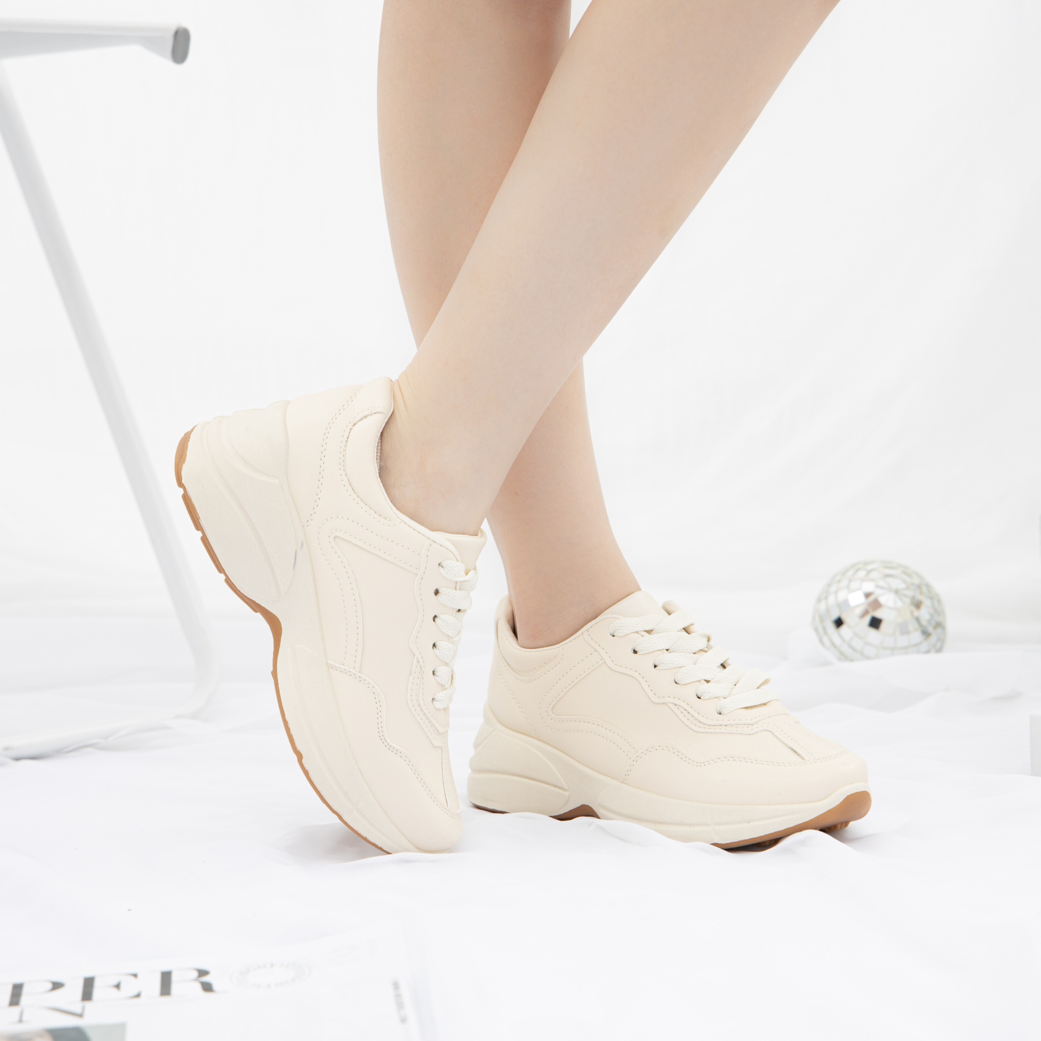 Giày thể thao nữ MWC NUTT- 0353