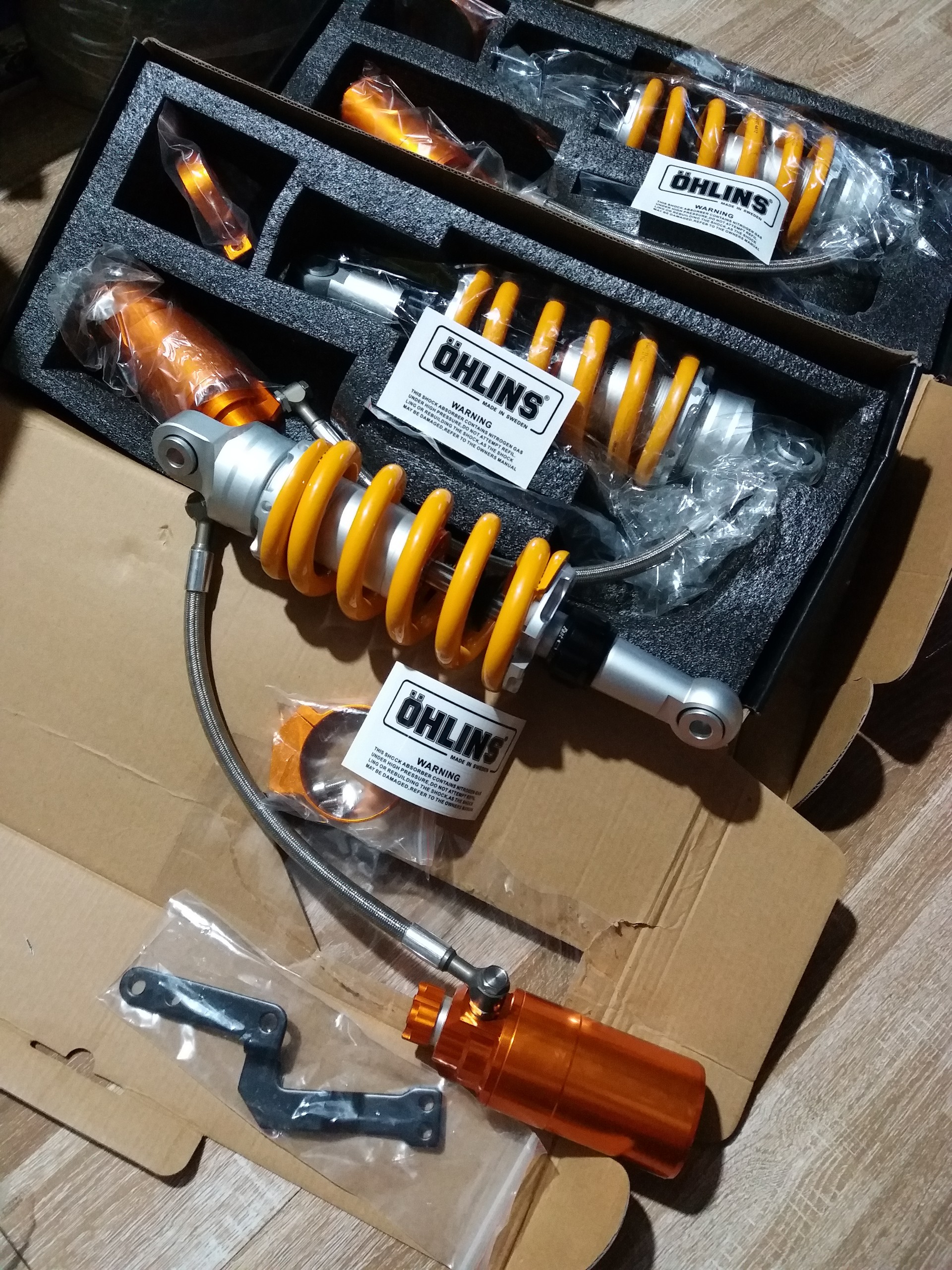 Phuộc OHLIN Raider, SATRIA bình dầu xoay 360 độ
