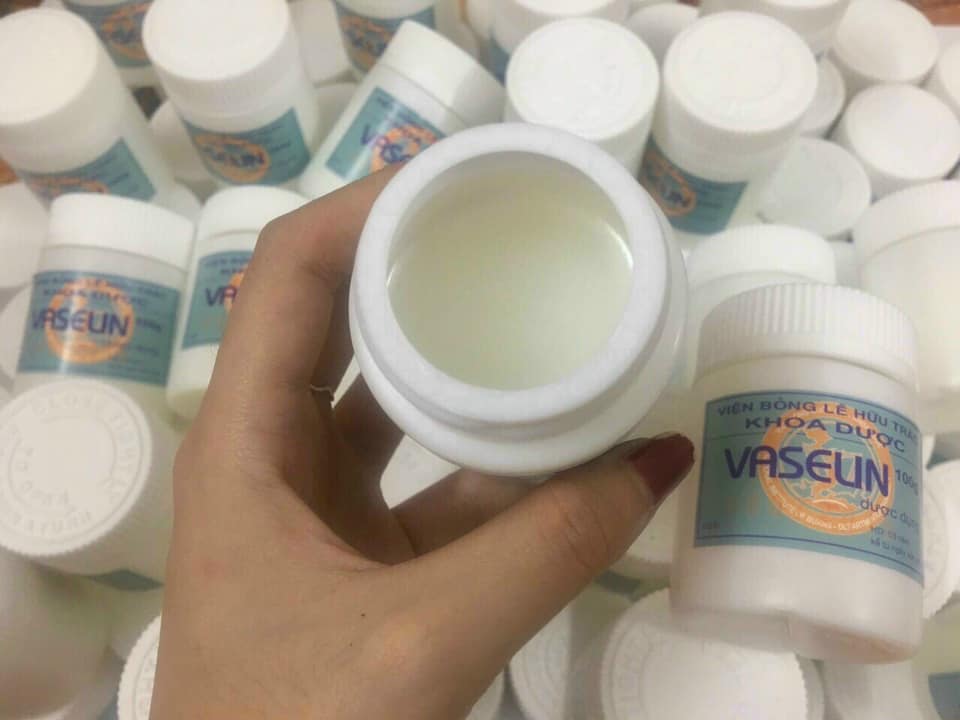 KEM NẺ VASELINE VIỆN BỎNG QUỐC GIA