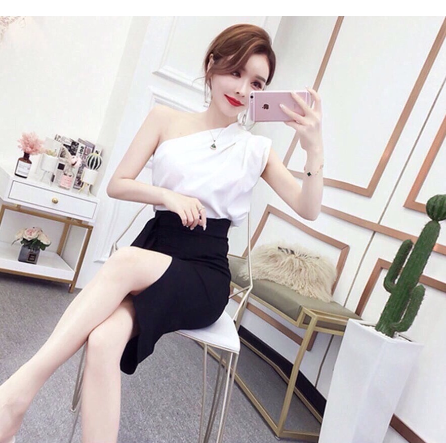 Set áo lệch vai kèm chân váy phối bèo