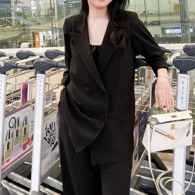 Áo Vest 4 Nút Bọc Vải Phom Suông ( TRẮNG + ĐEN )