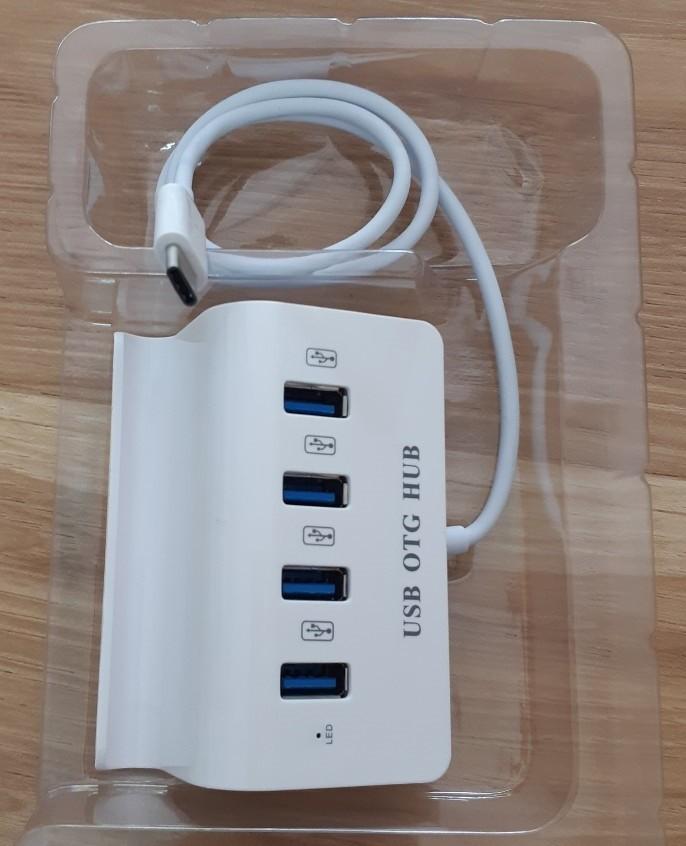 Hub USB Type-C ra 4 cổng USB kiêm giá đỡ cho Điện thoại mẫu mới 2025